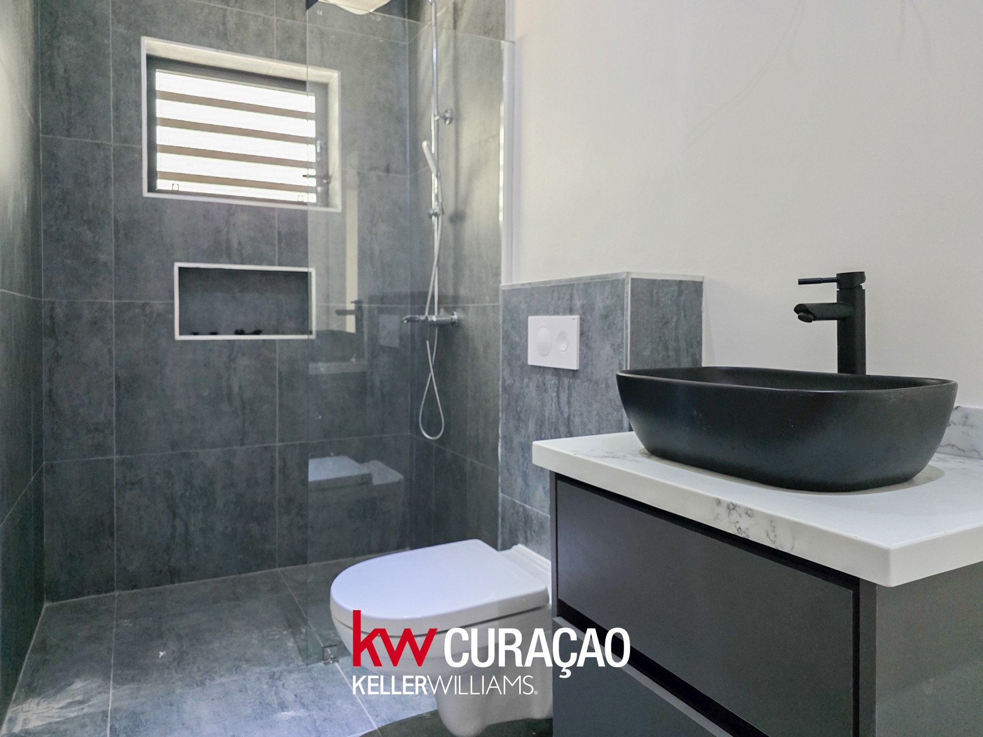 Apartment in Mambo Beach