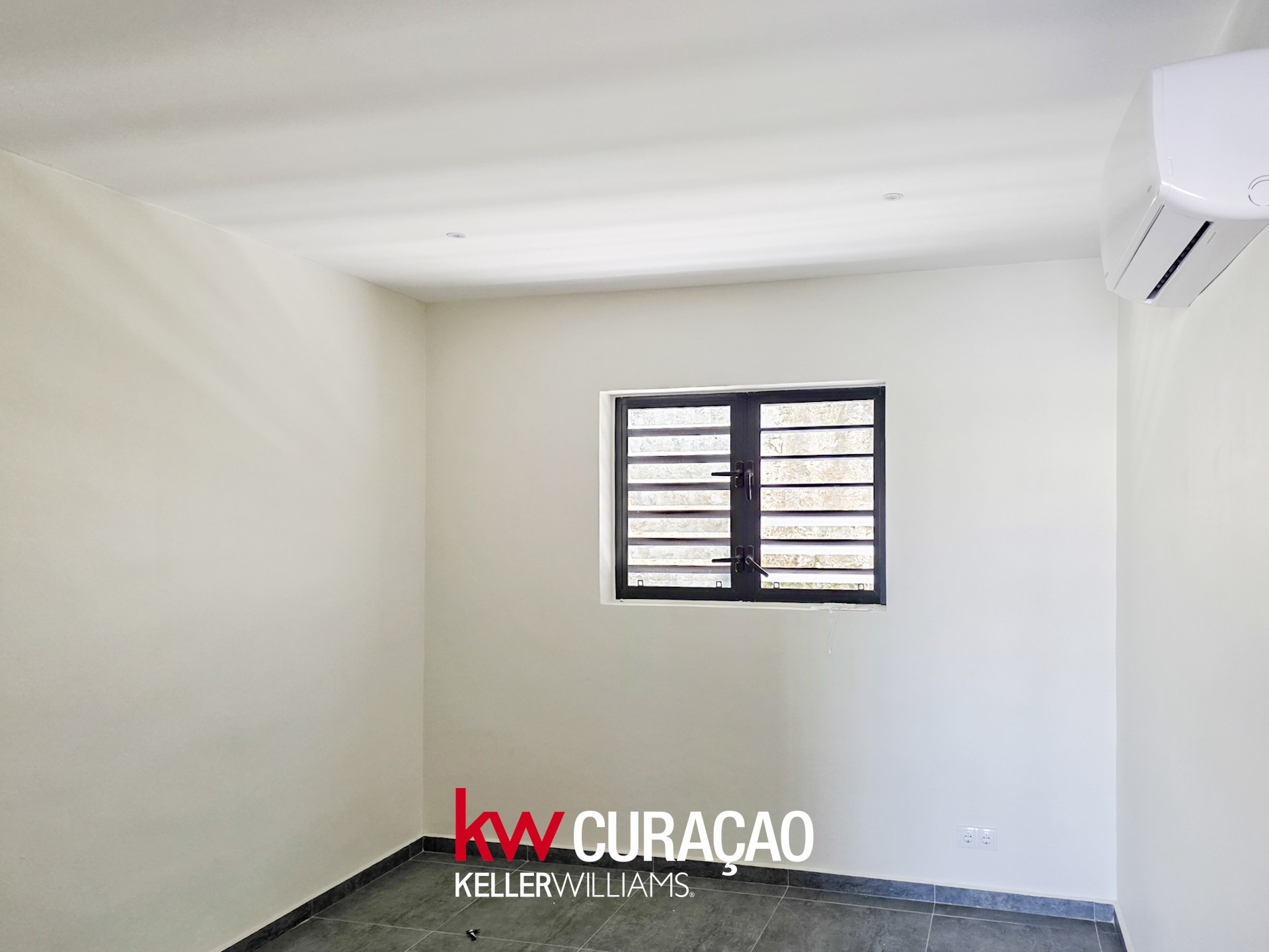 Apartment in Mambo Beach