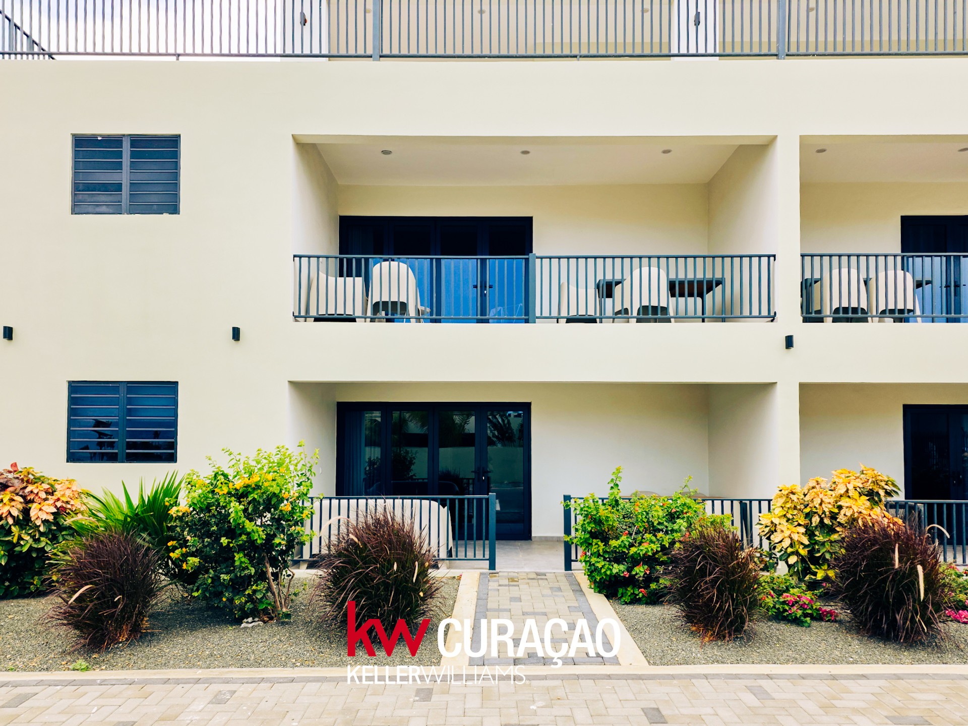 Apartment in Mambo Beach