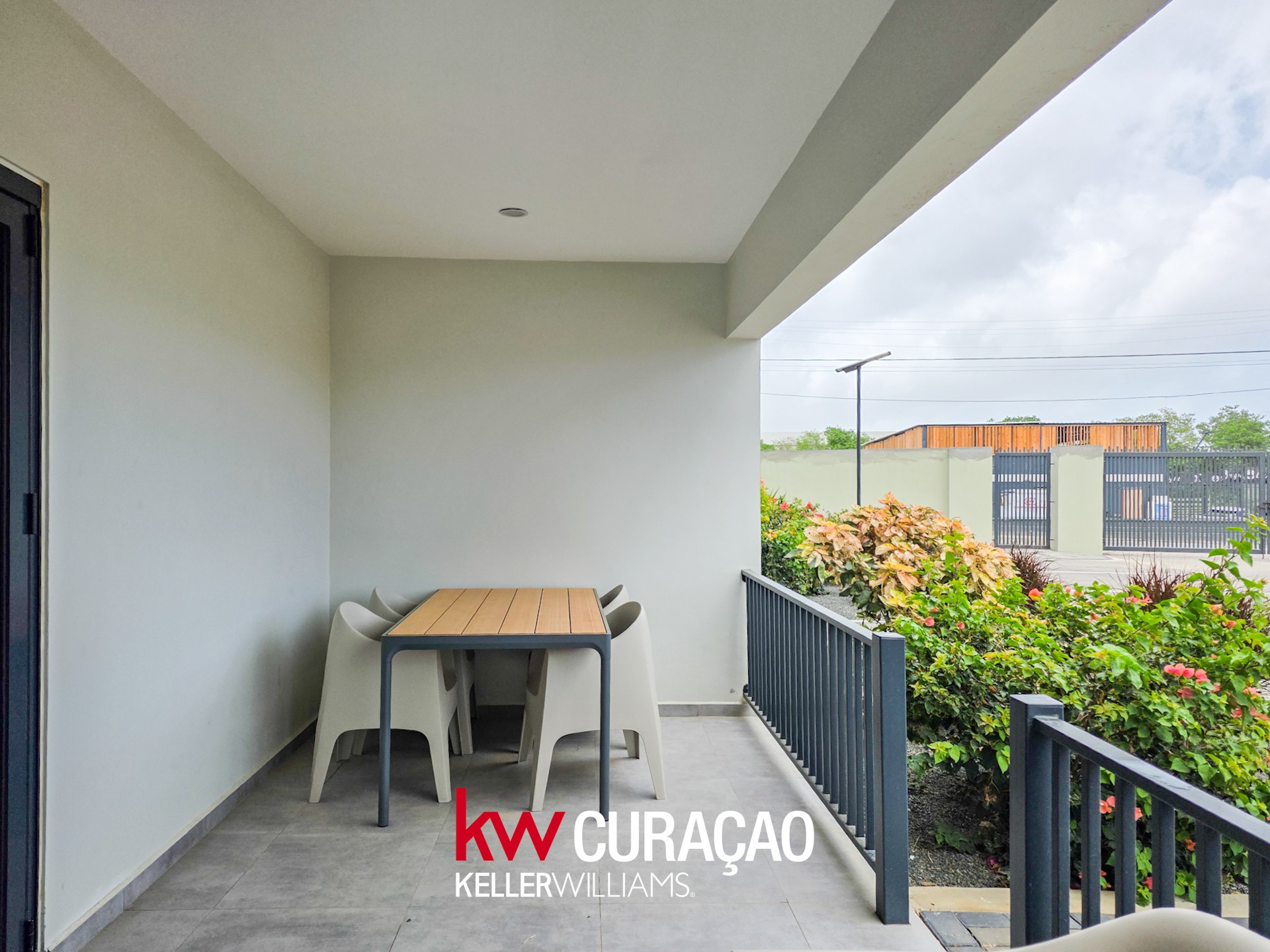 Apartment in Mambo Beach