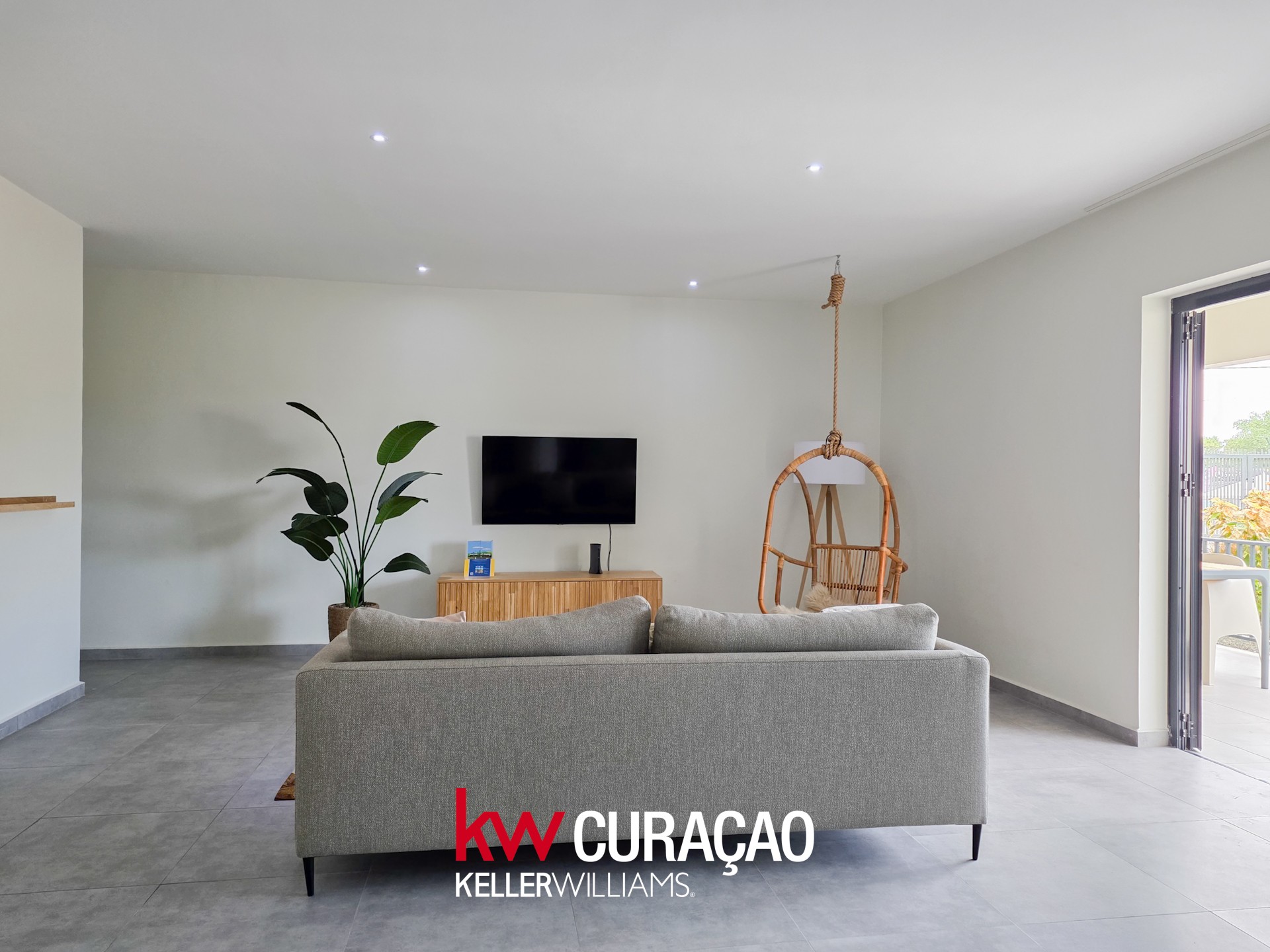 Apartment in Mambo Beach