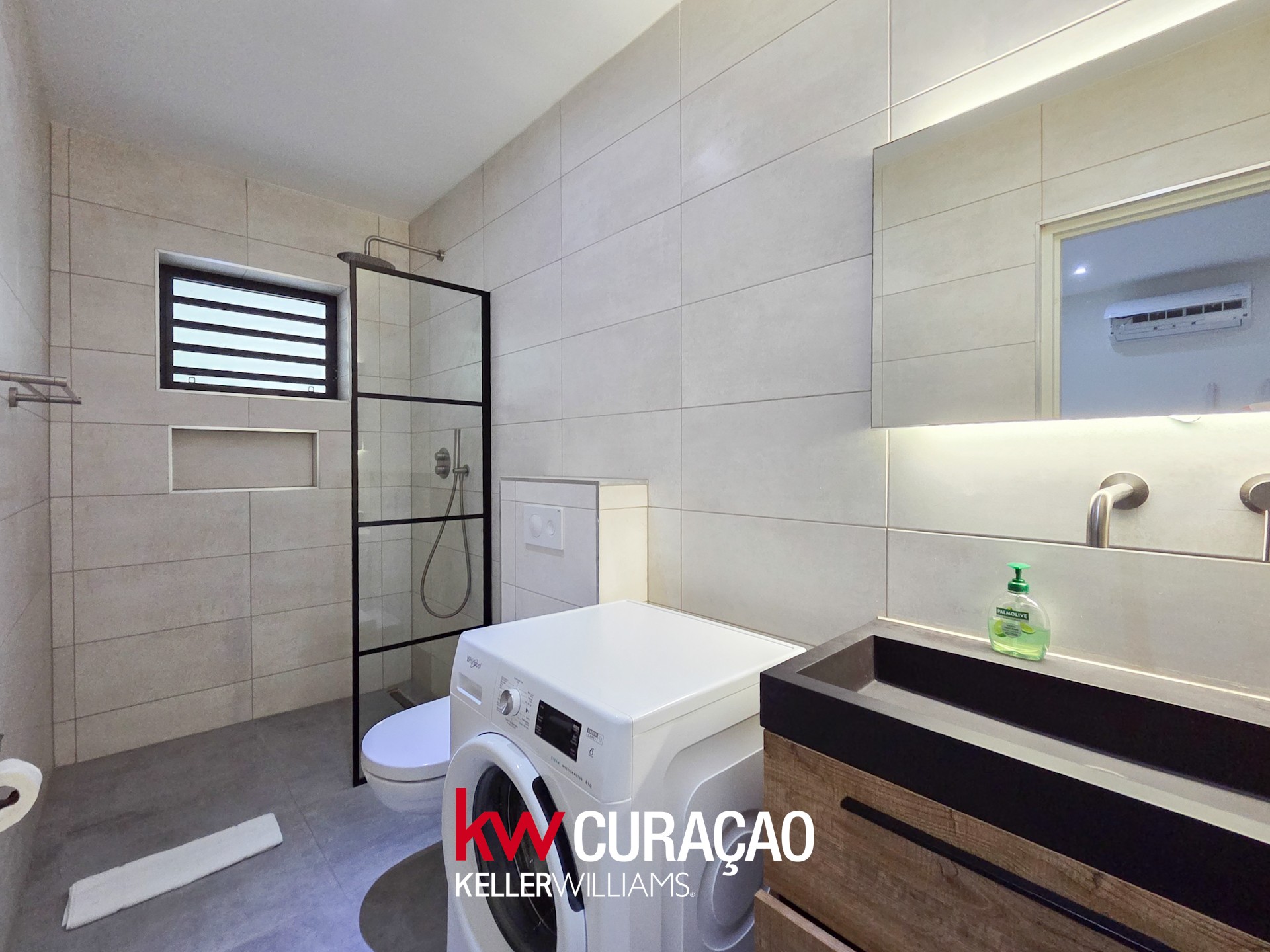 Apartment in Mambo Beach