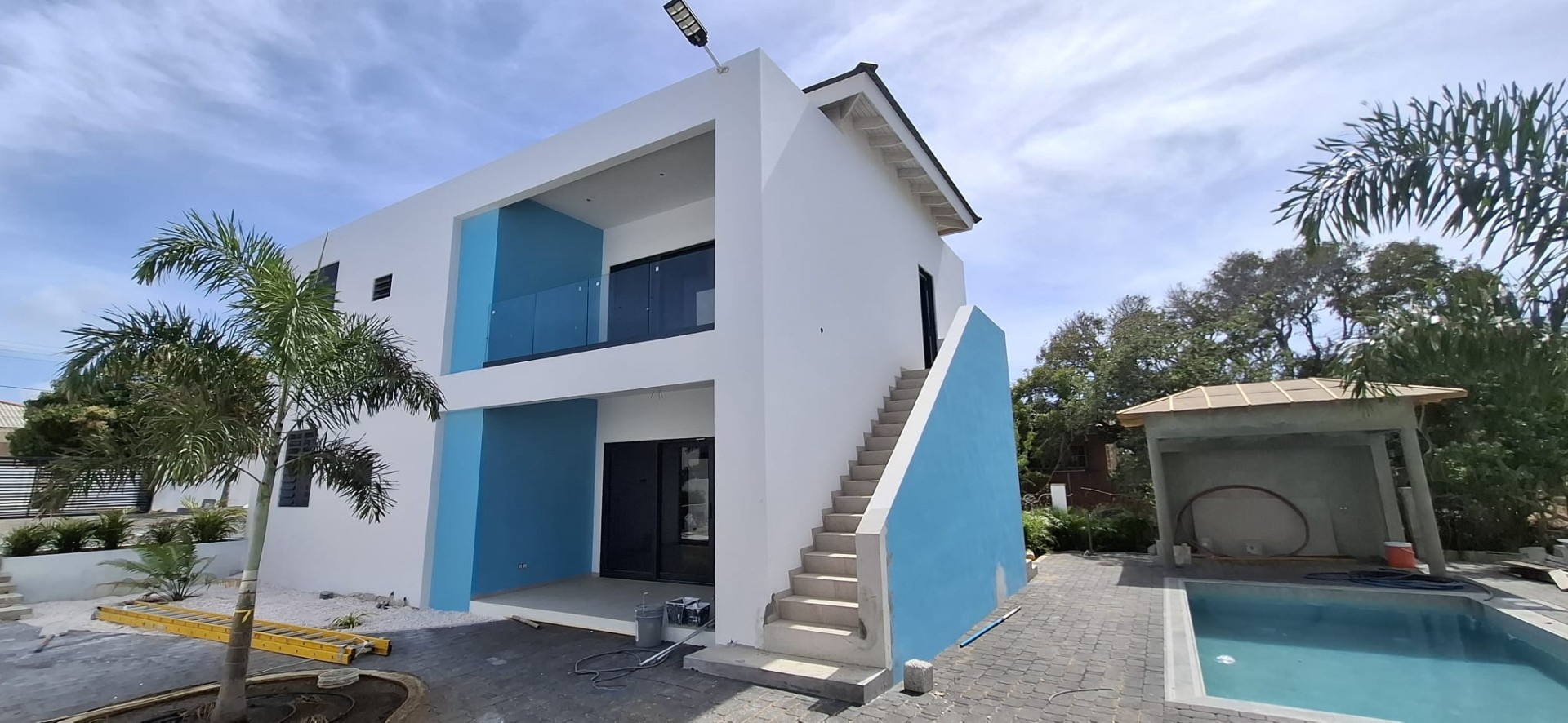 Property in Abrahamsz