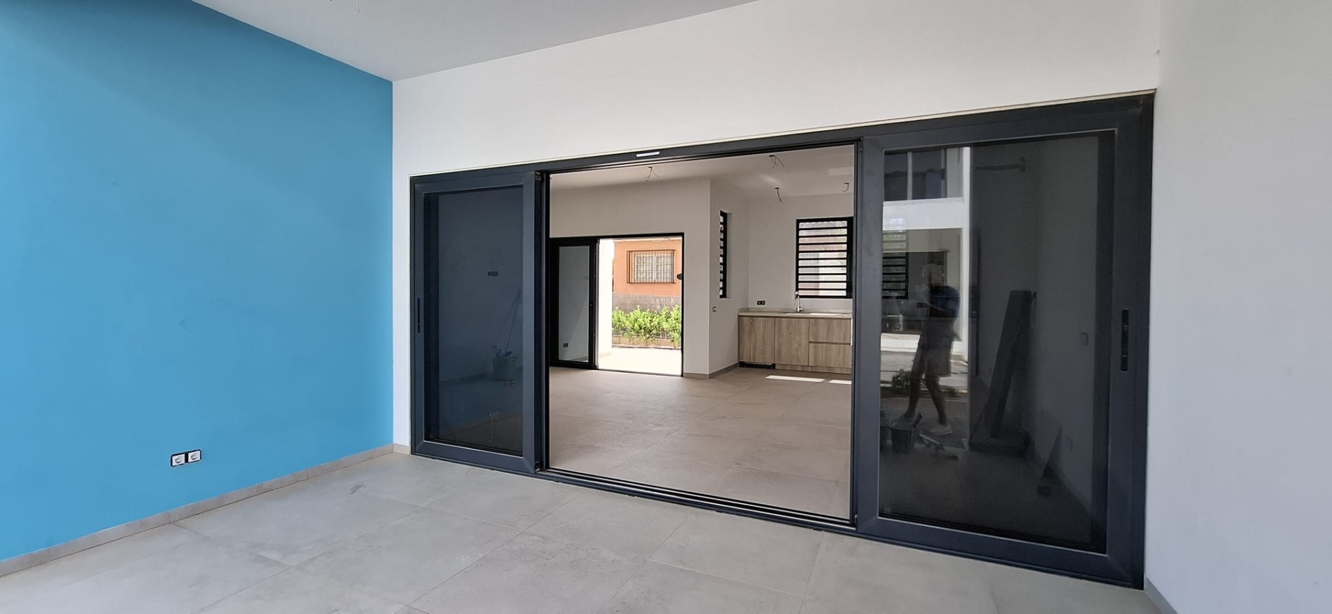 Property in Abrahamsz