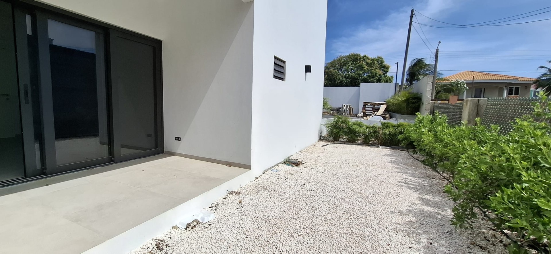 Property in Abrahamsz