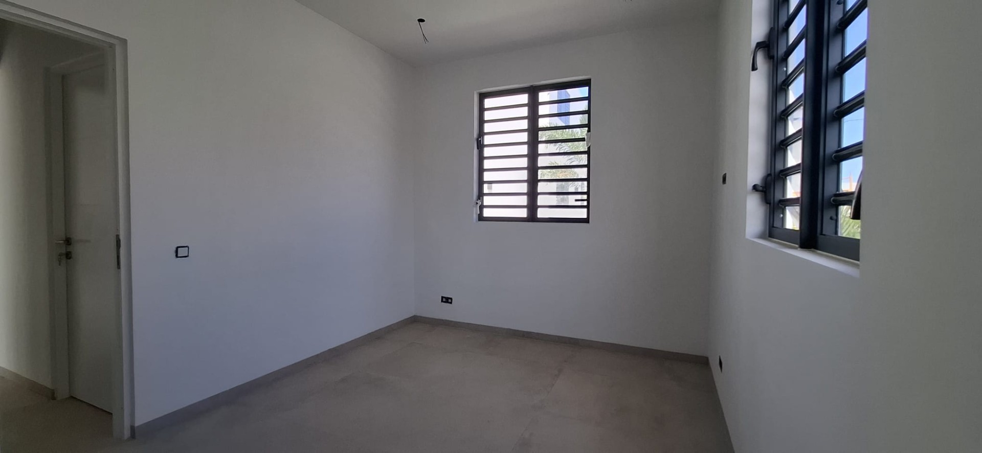 Property in Abrahamsz
