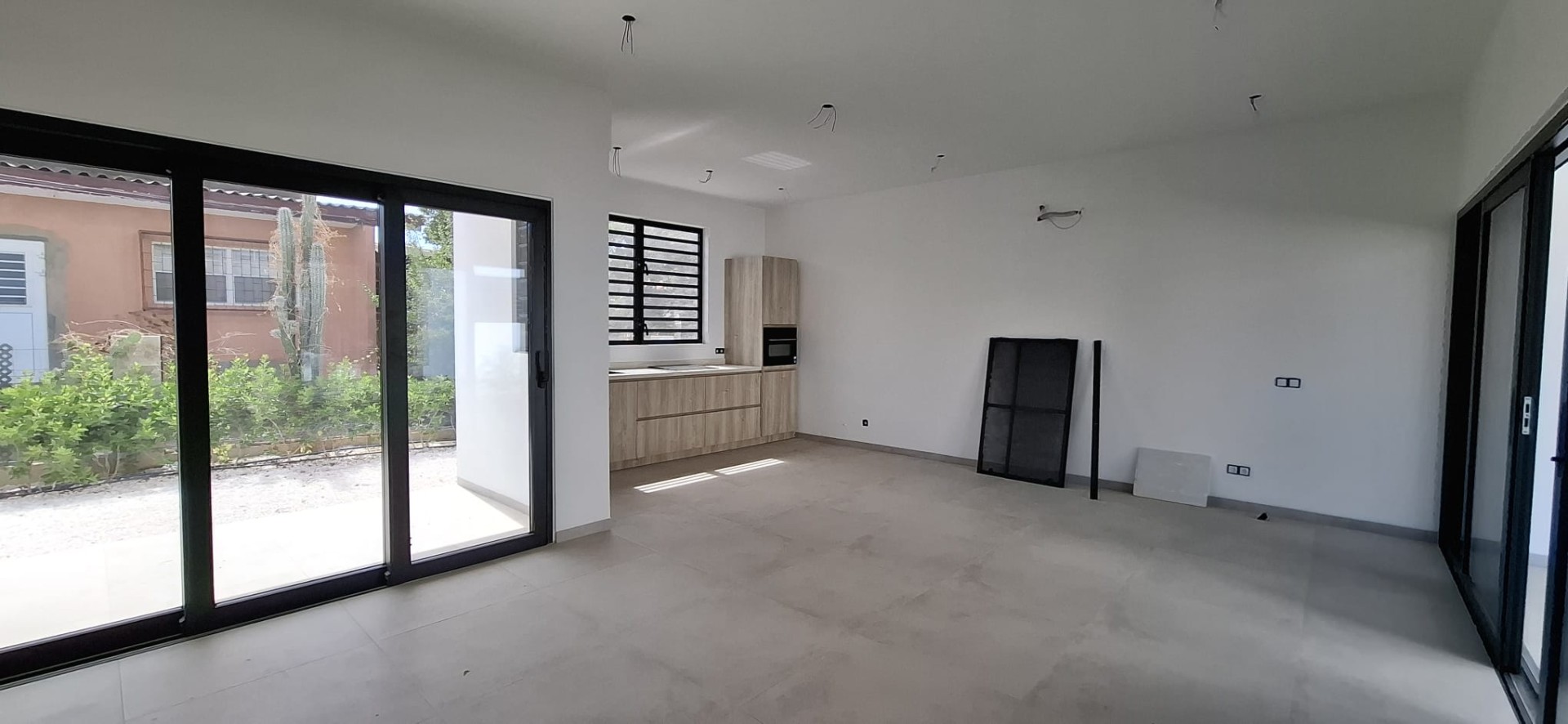 Property in Abrahamsz