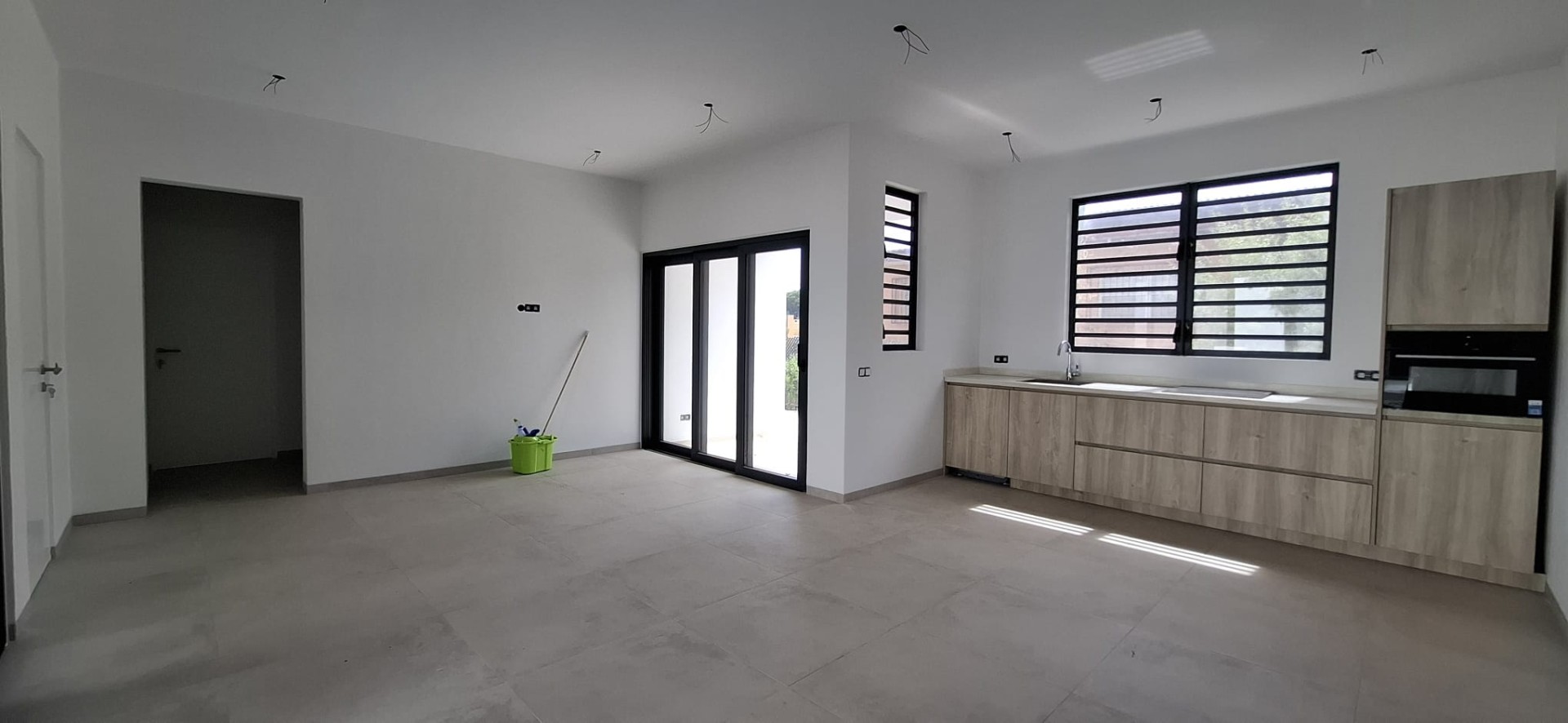 Property in Abrahamsz