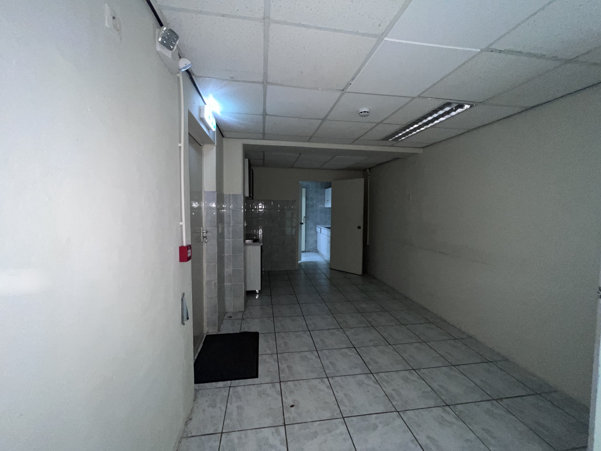 Commercial in Schottegatweg Oost