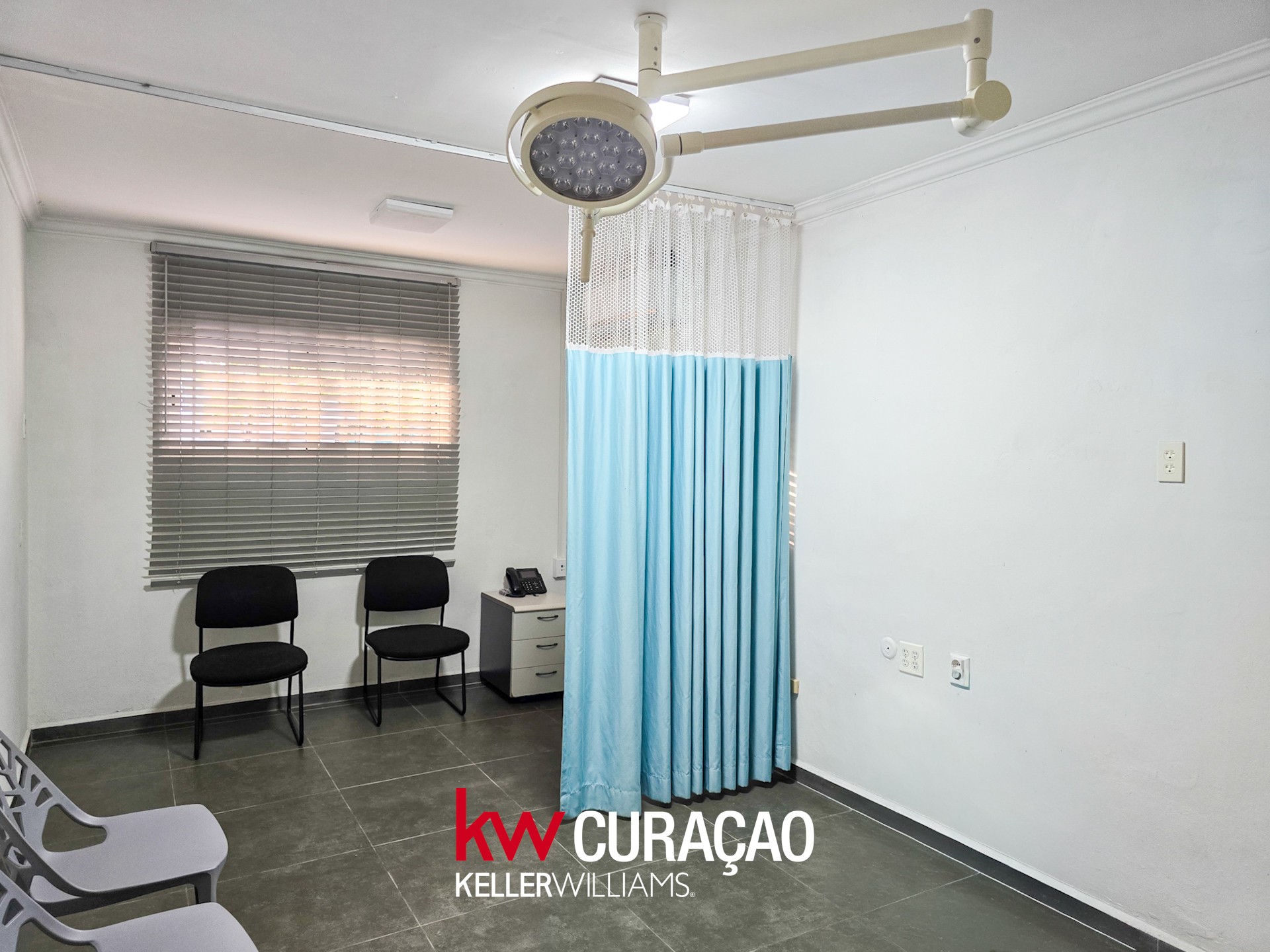 Commercial in Mahaai