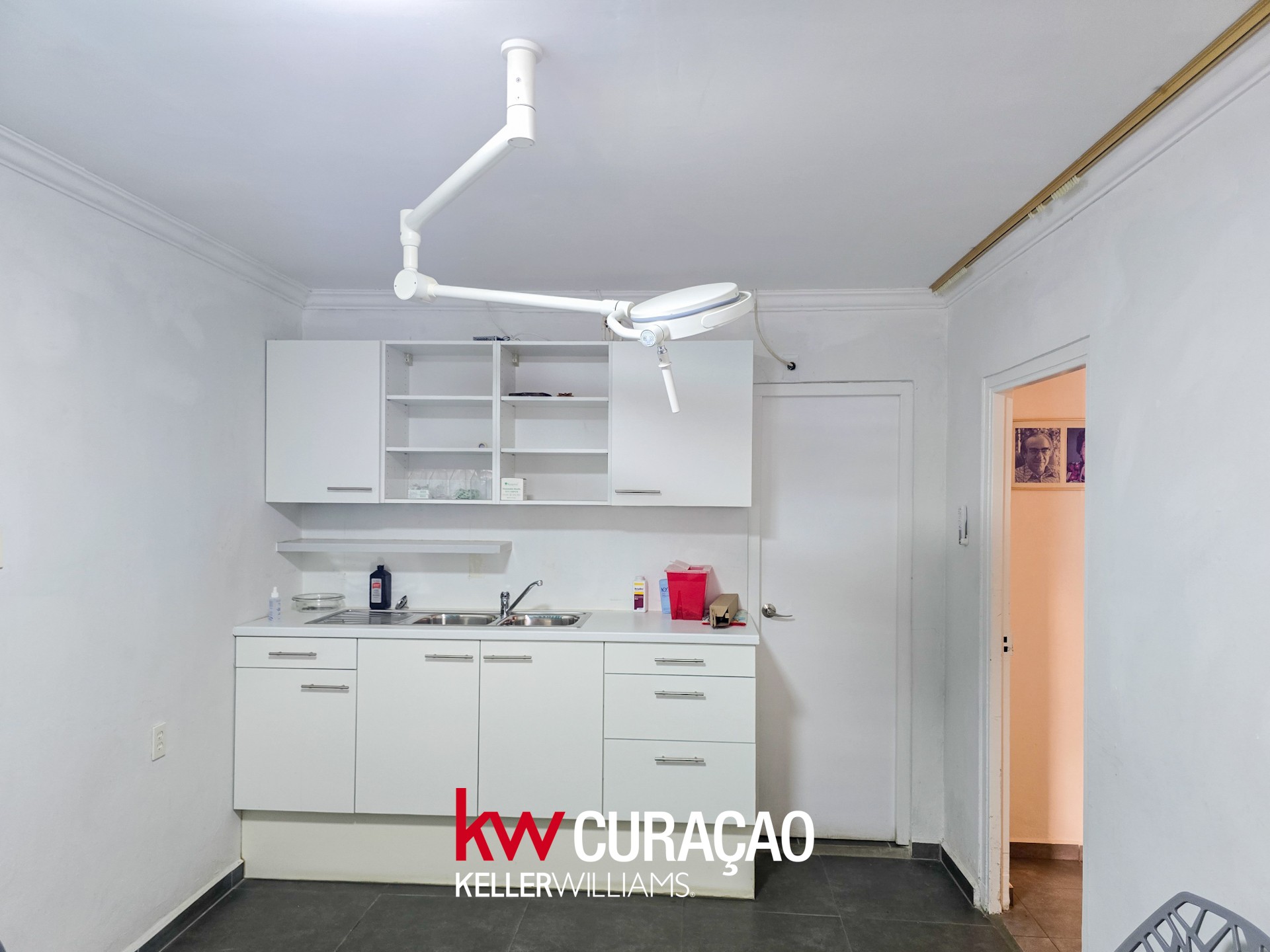 Commercial in Mahaai