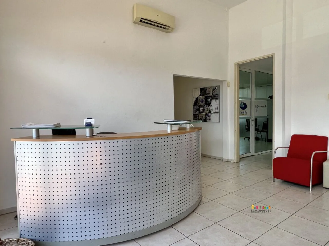 Commercial in Emmastad