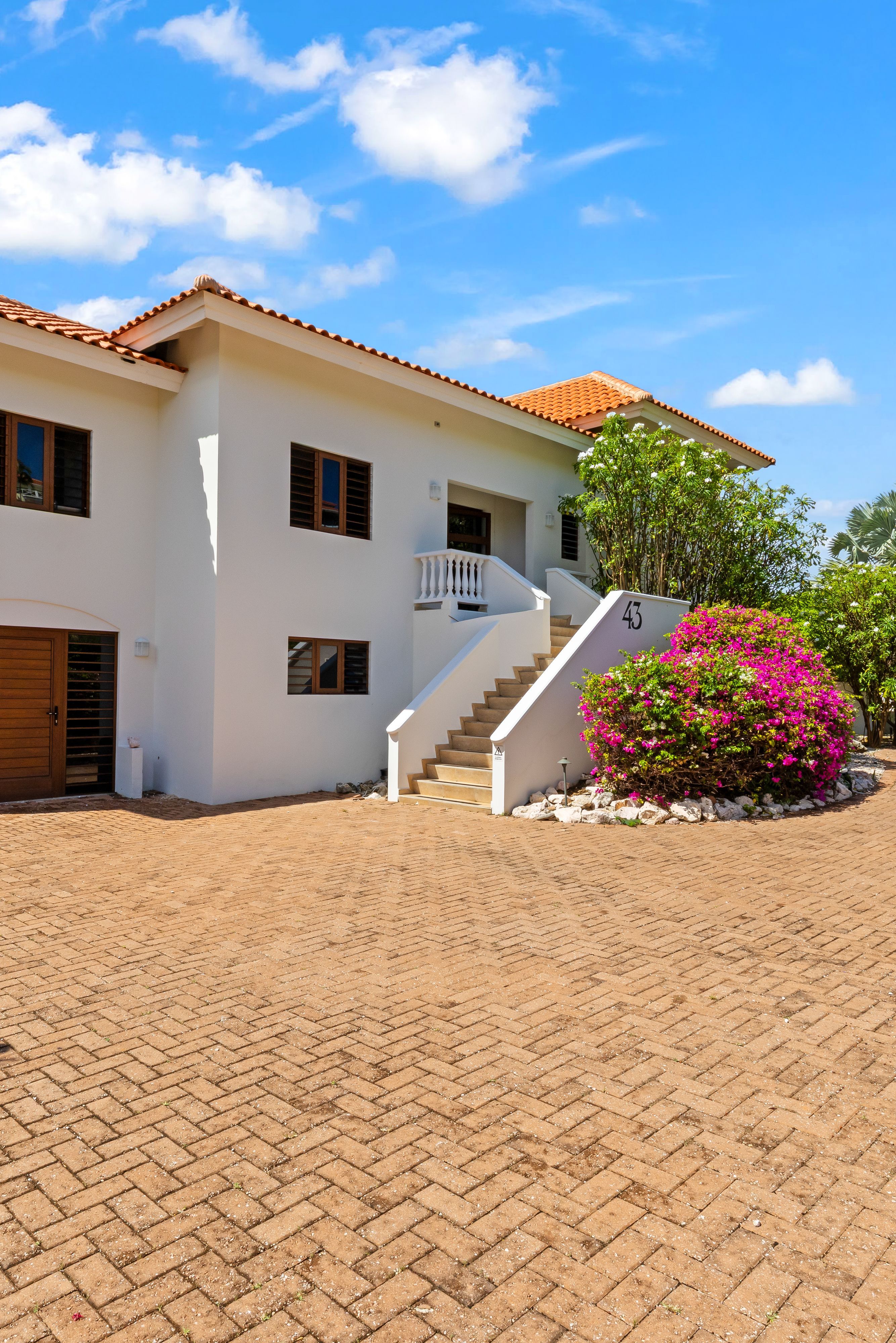 Villa in Coral Estate