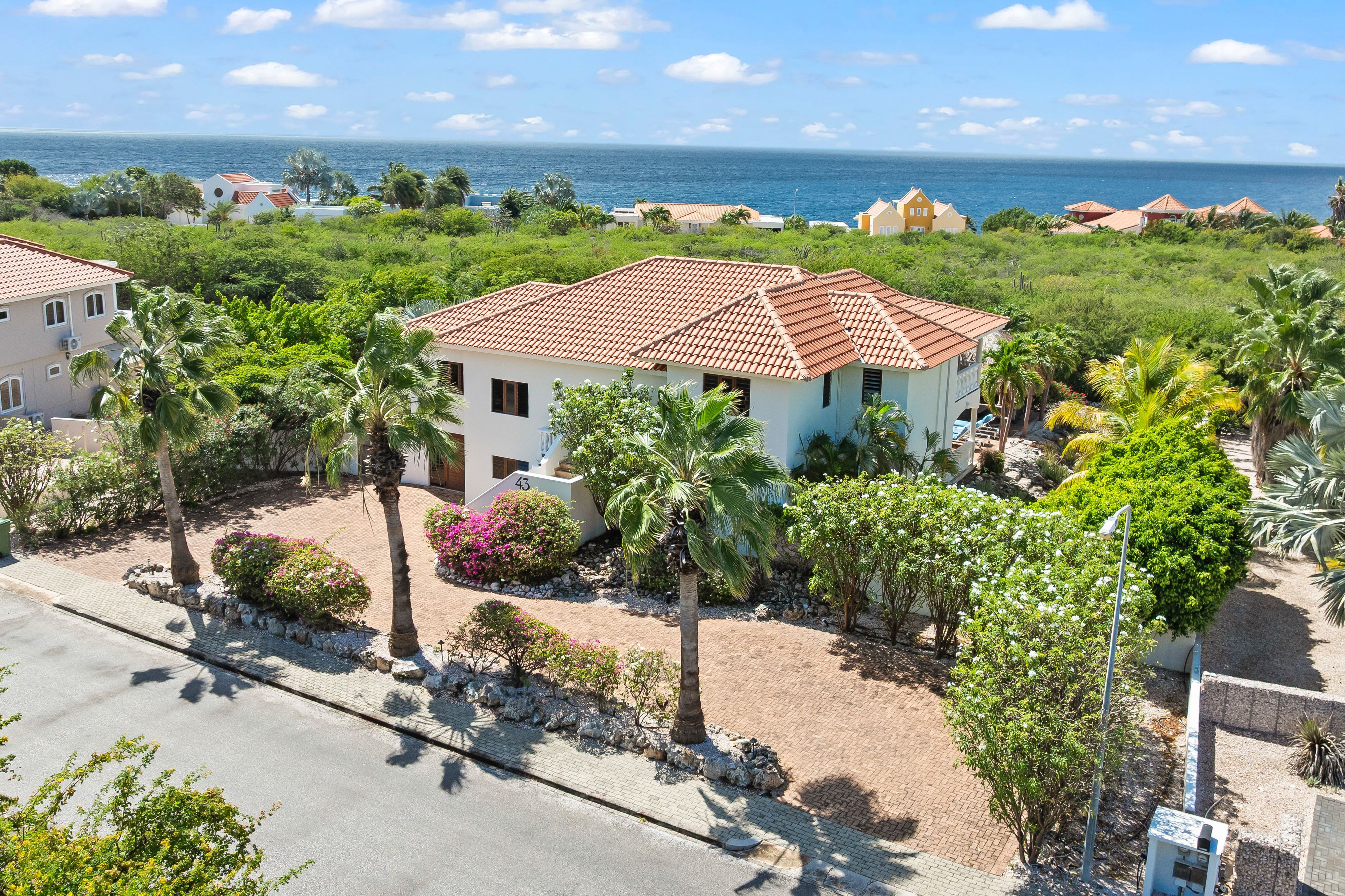 Villa in Coral Estate