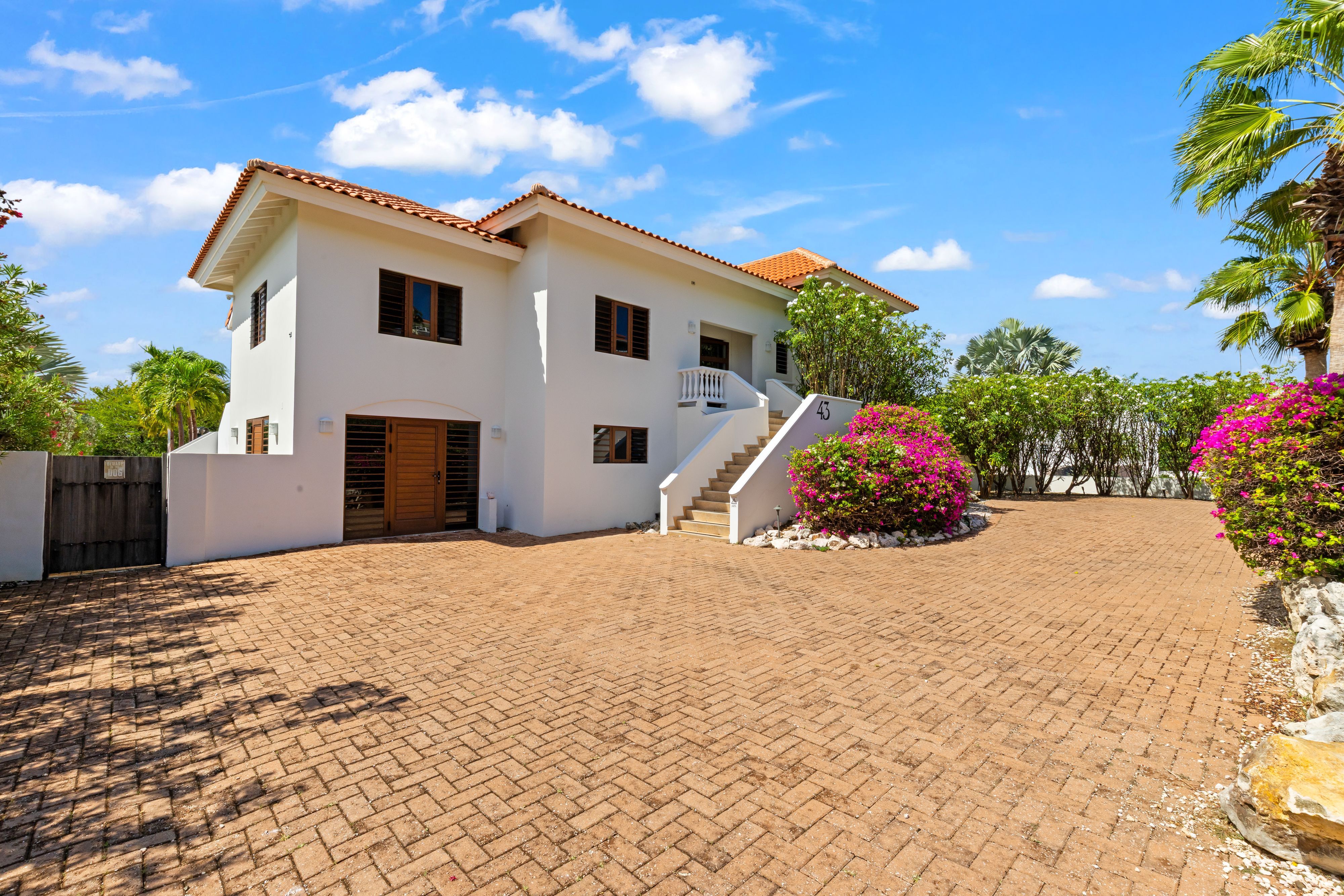 Villa in Coral Estate