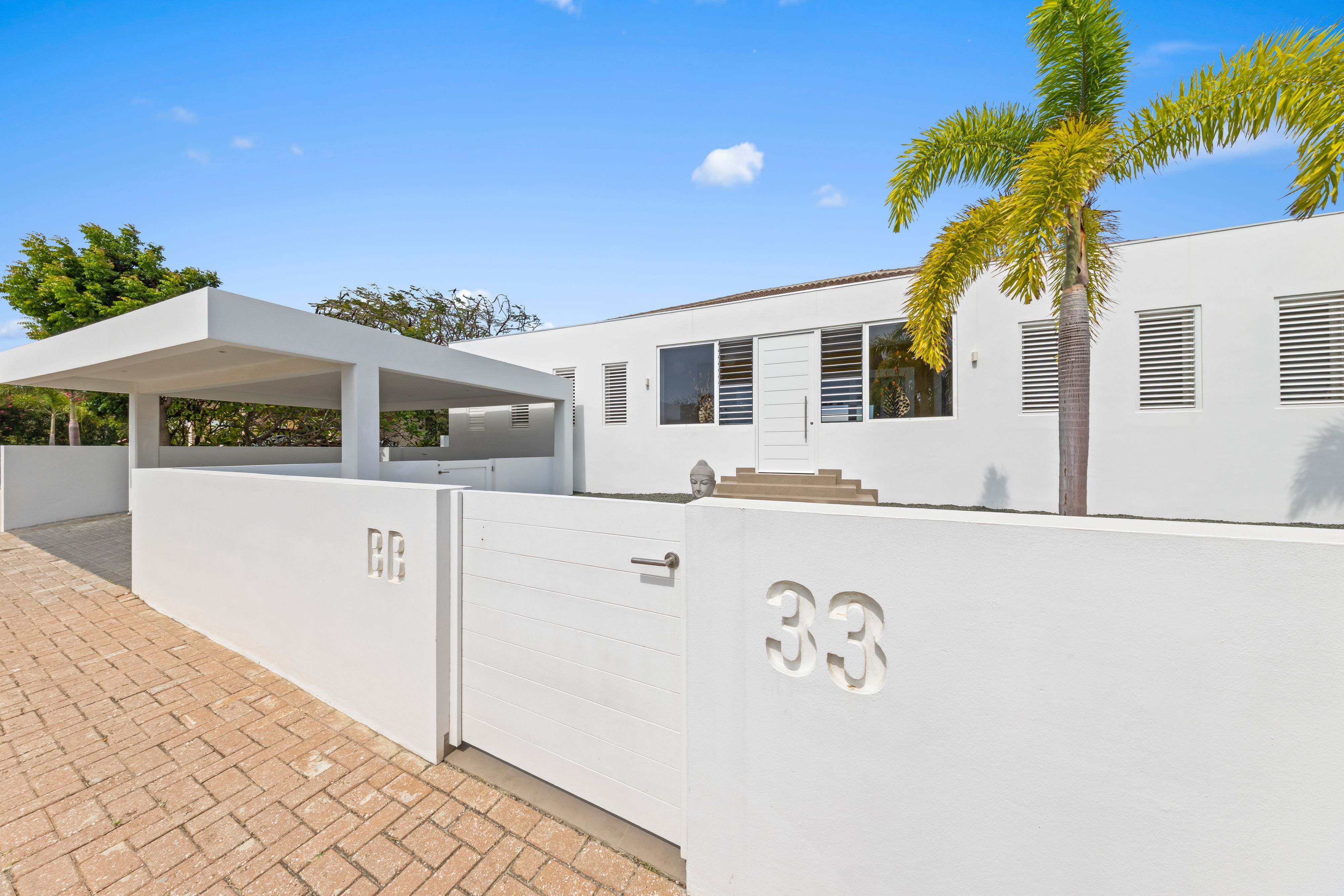Villa in Blue Bay