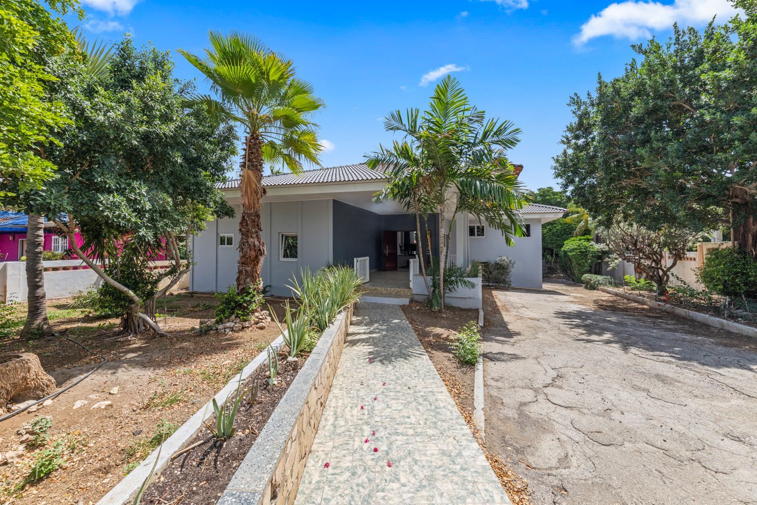 Villa in Mahaai