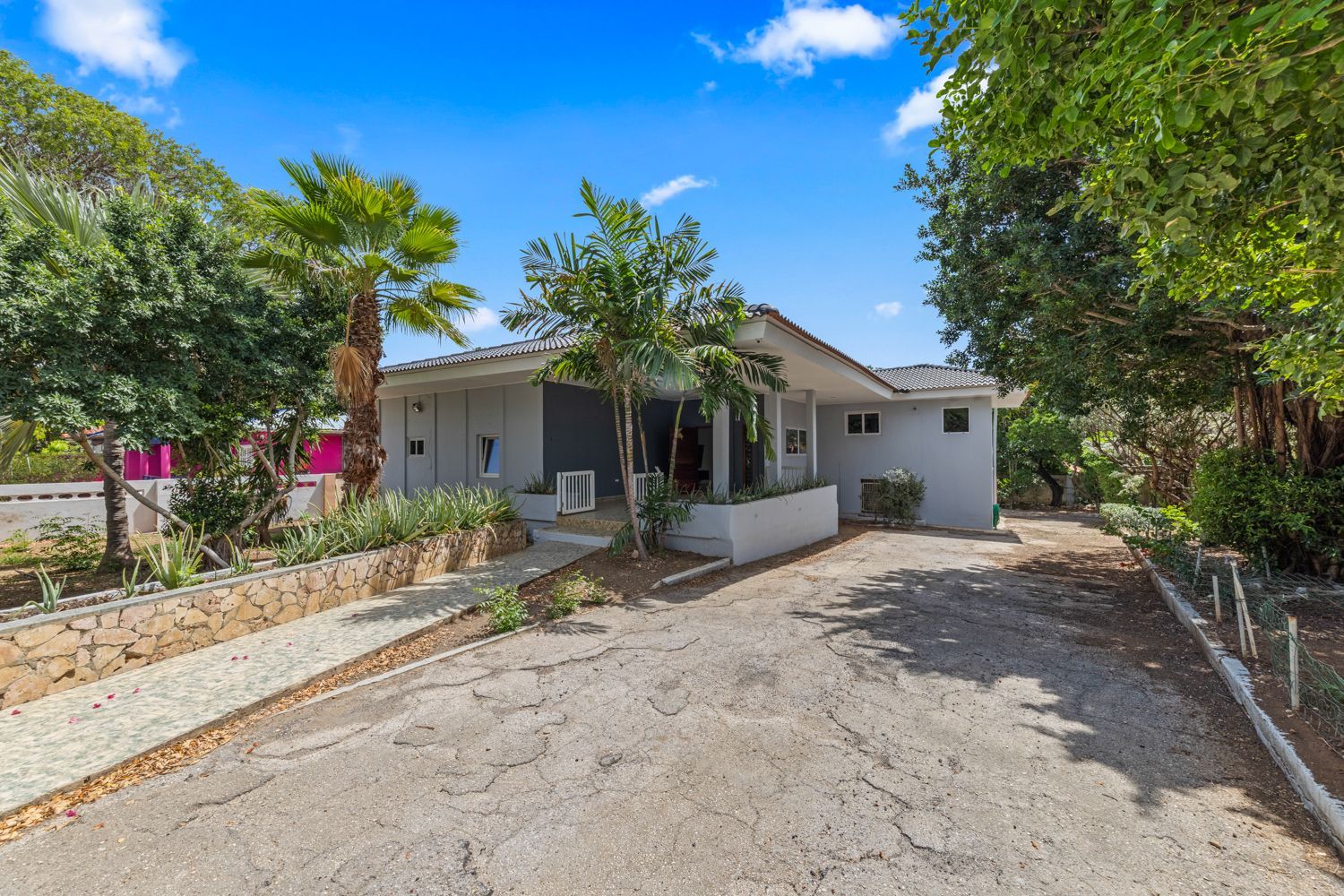 Villa in Mahaai