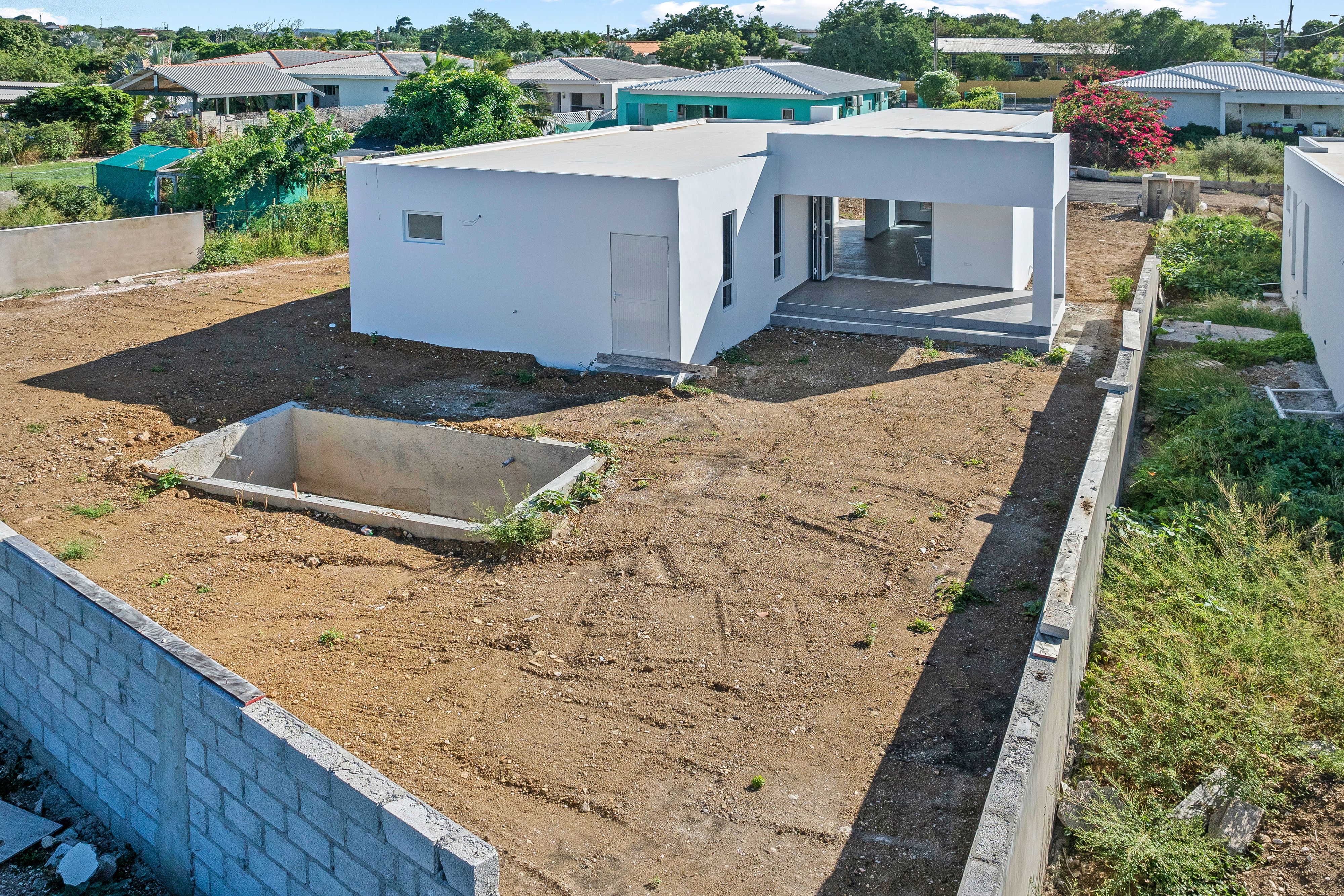 Property in Abrahamsz