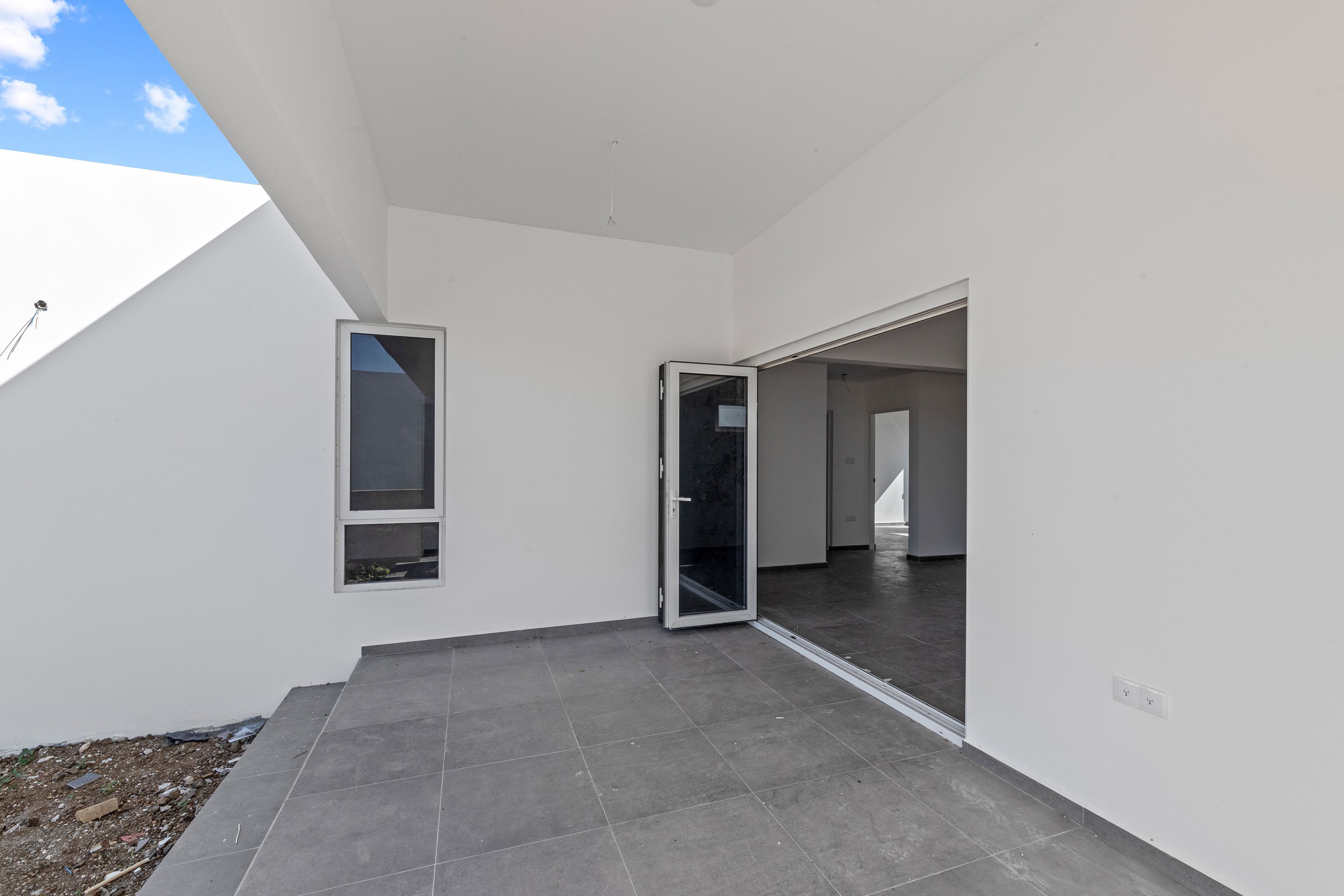 Property in Abrahamsz