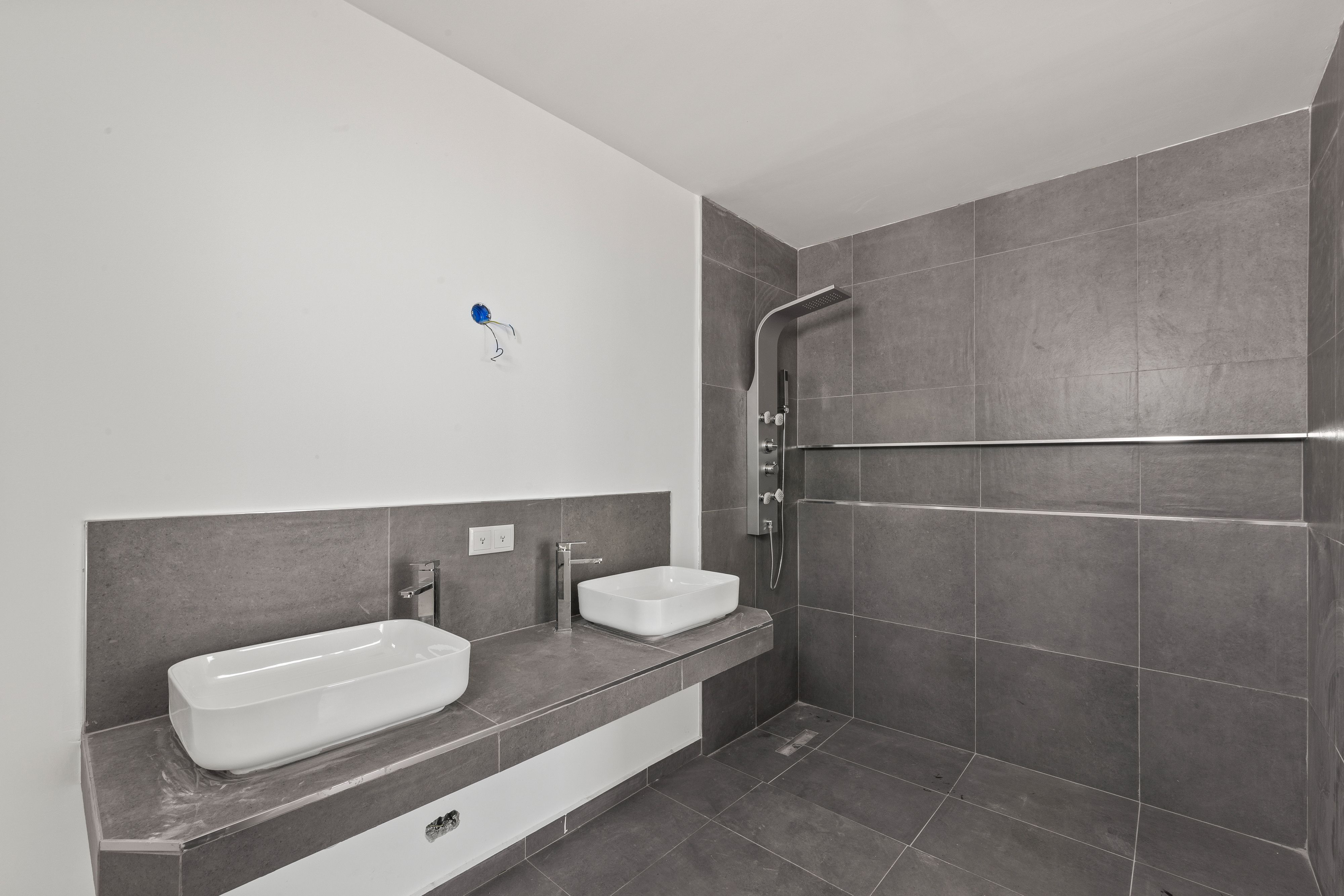 Property in Abrahamsz