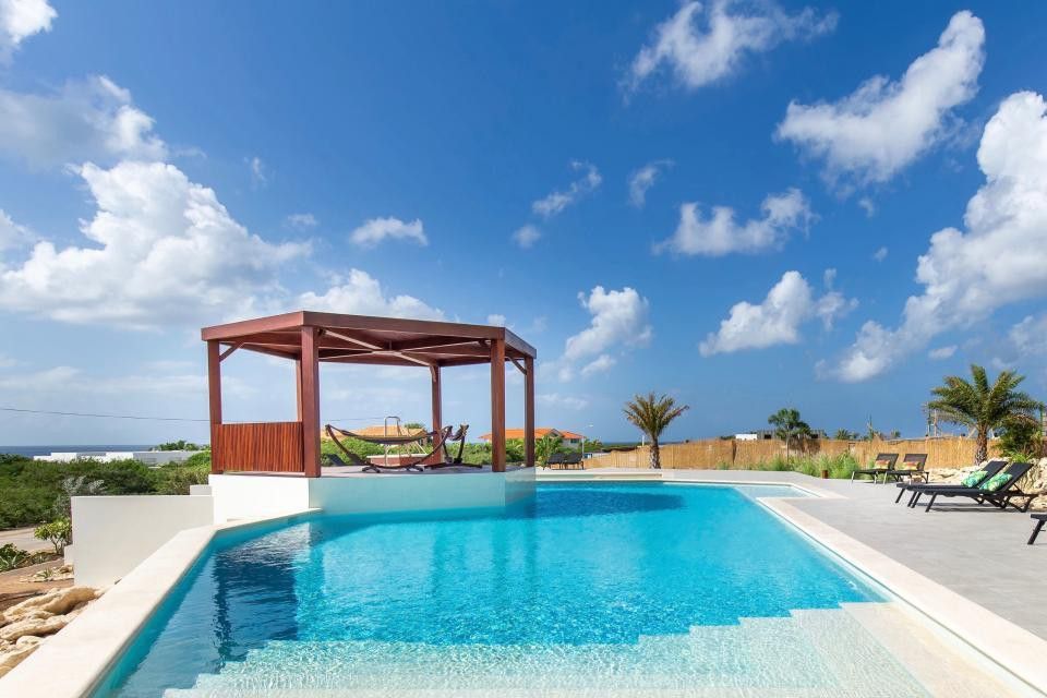 Apartment in Coral Estate