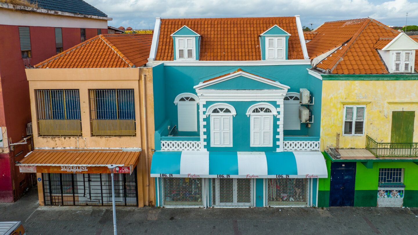 Commercial in Otrobanda