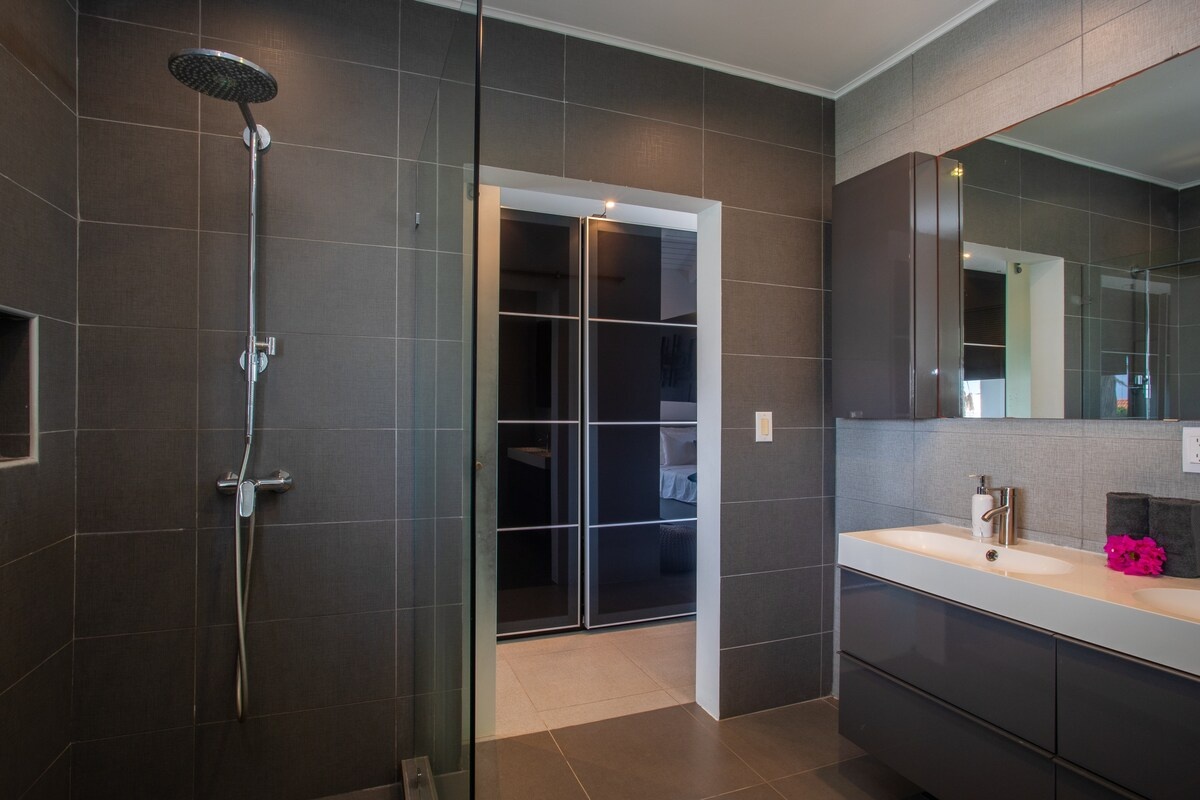 Property in Vista Royal