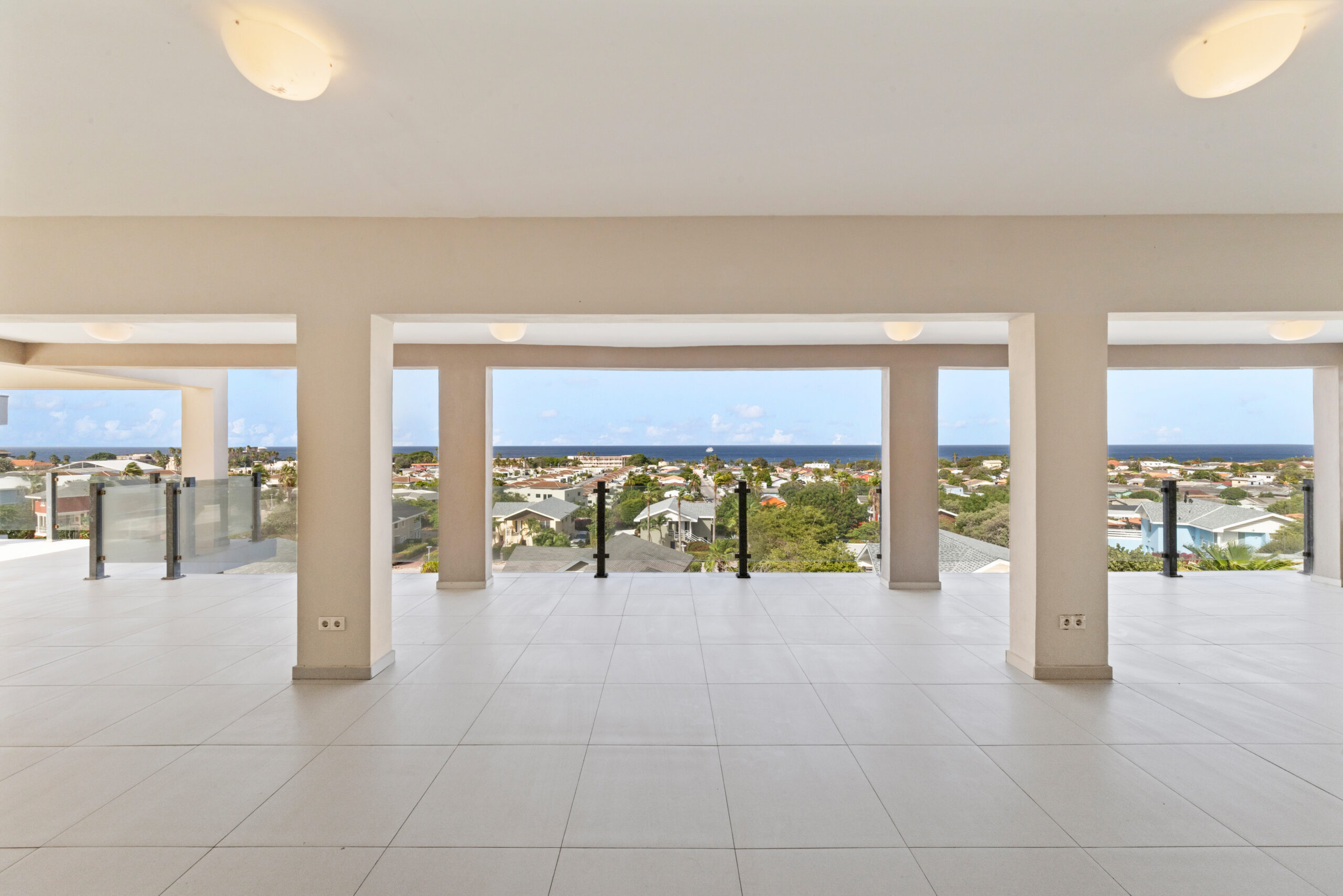 Apartment in Mambo Beach