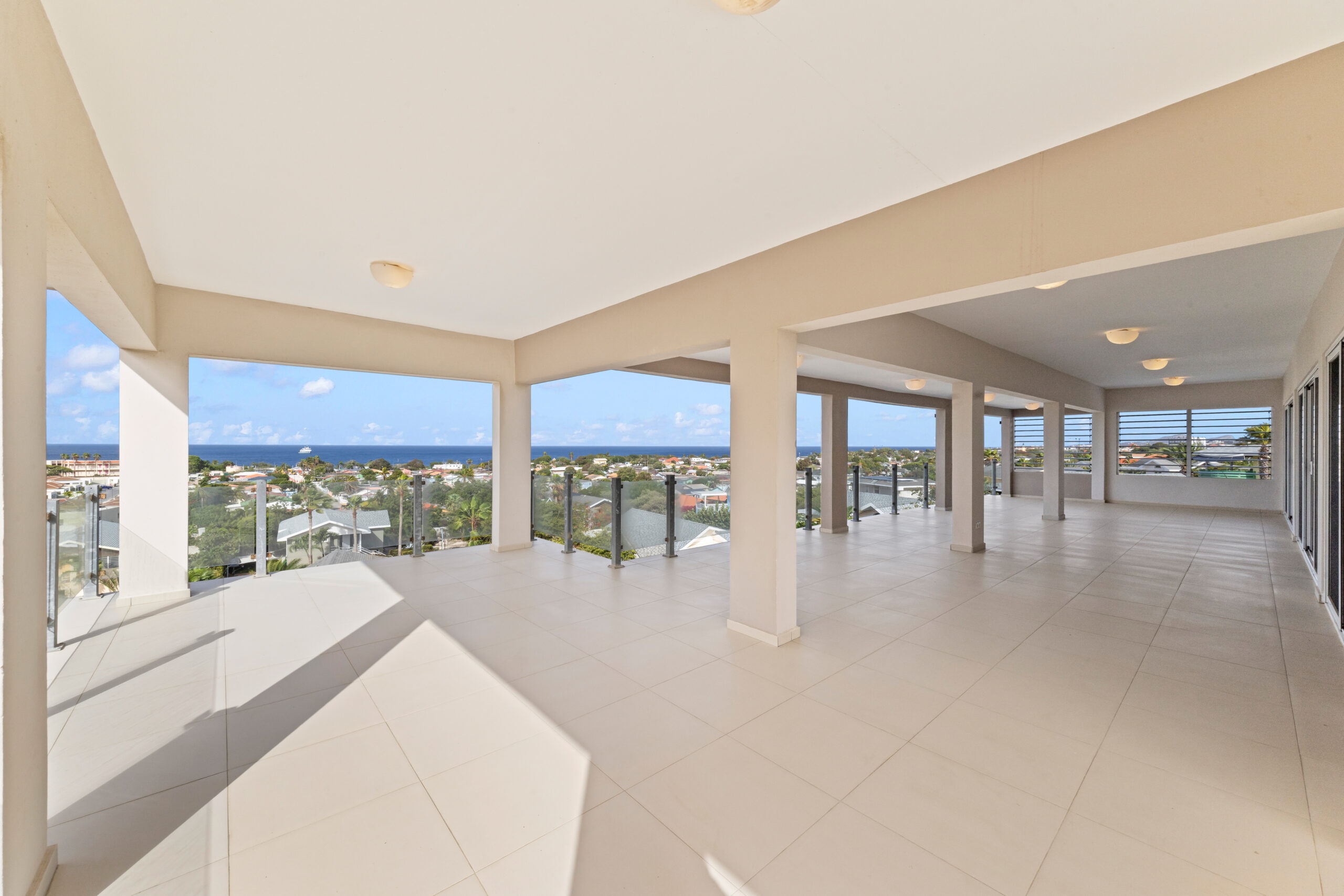 Apartment in Mambo Beach