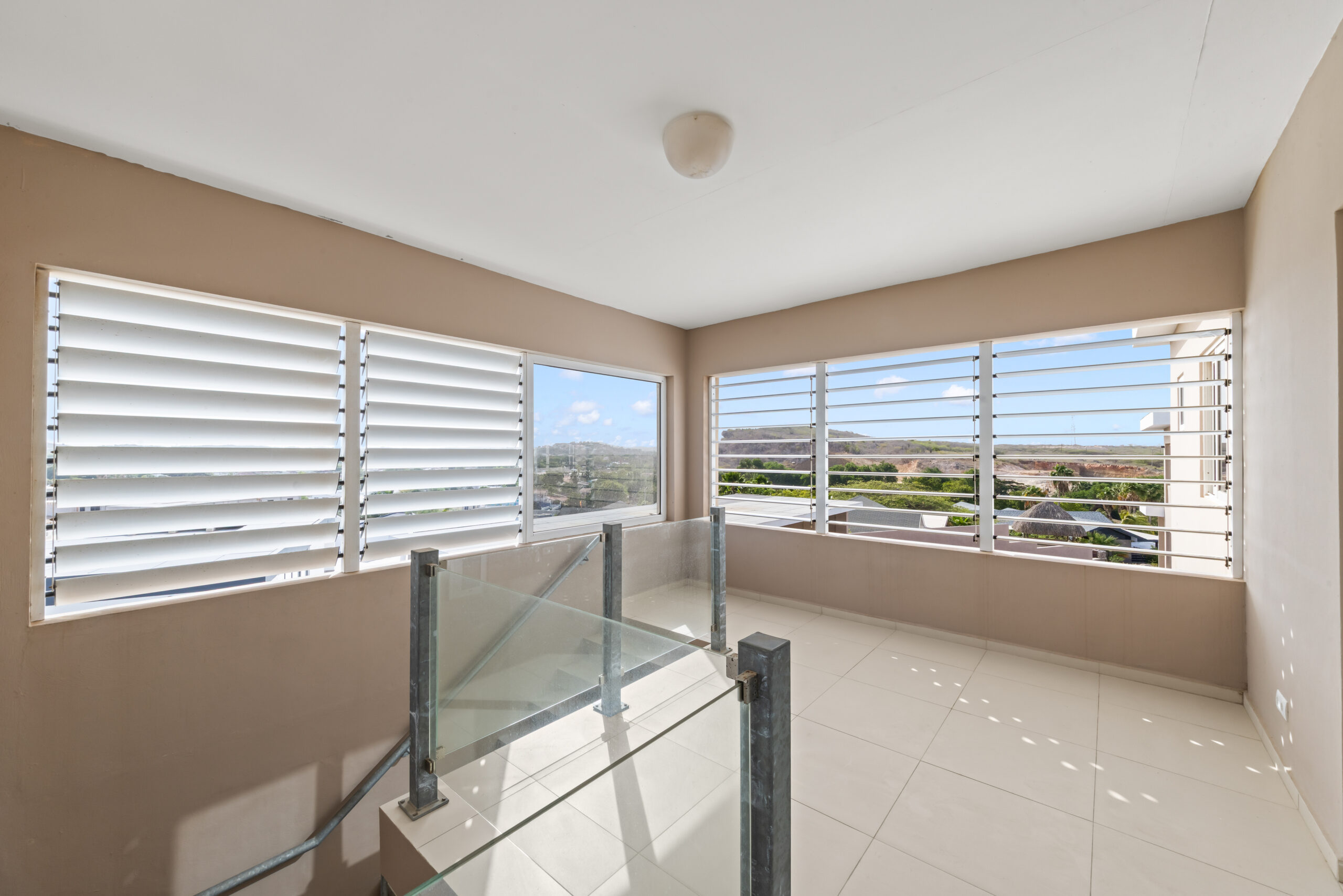 Apartment in Mambo Beach