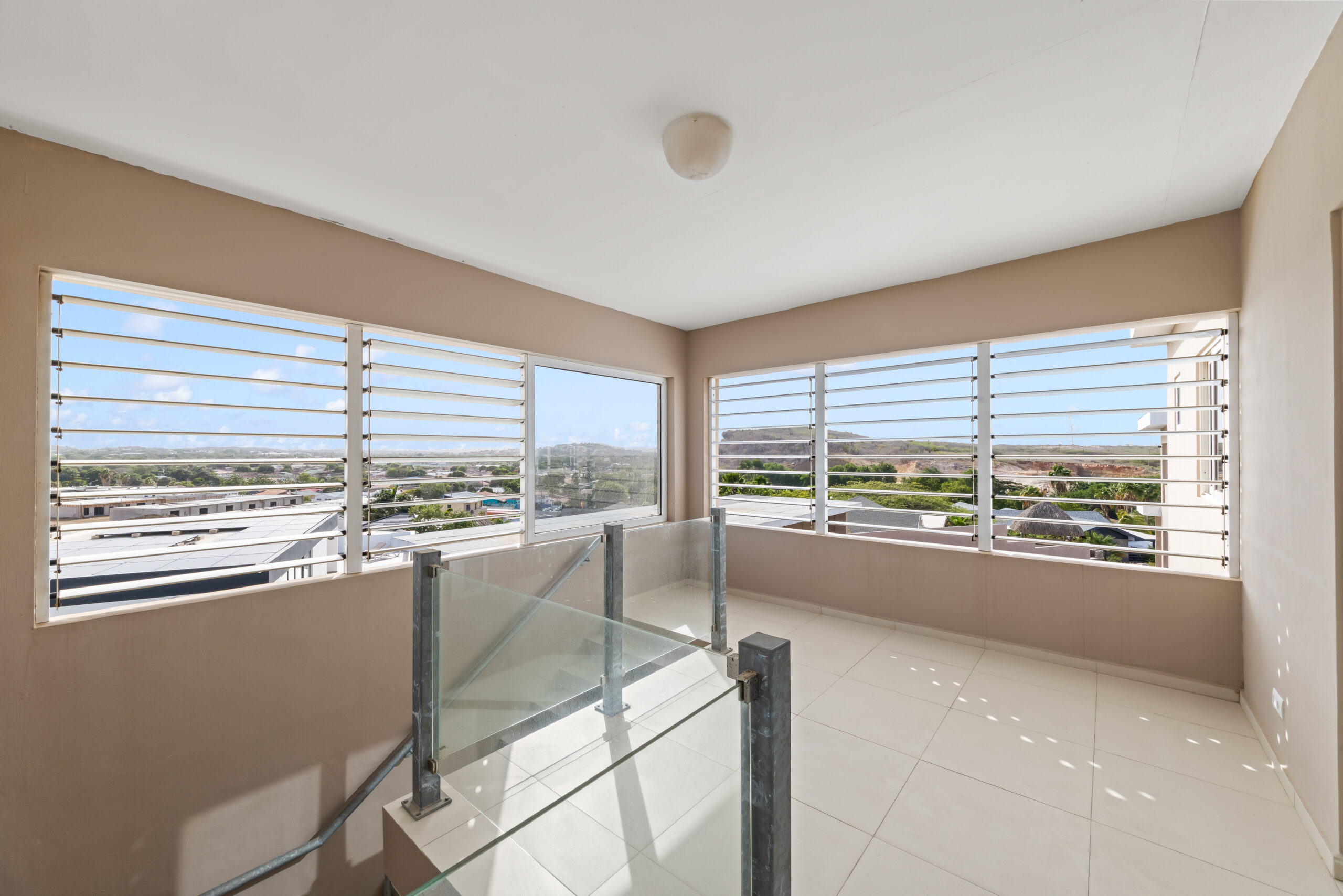 Apartment in Mambo Beach