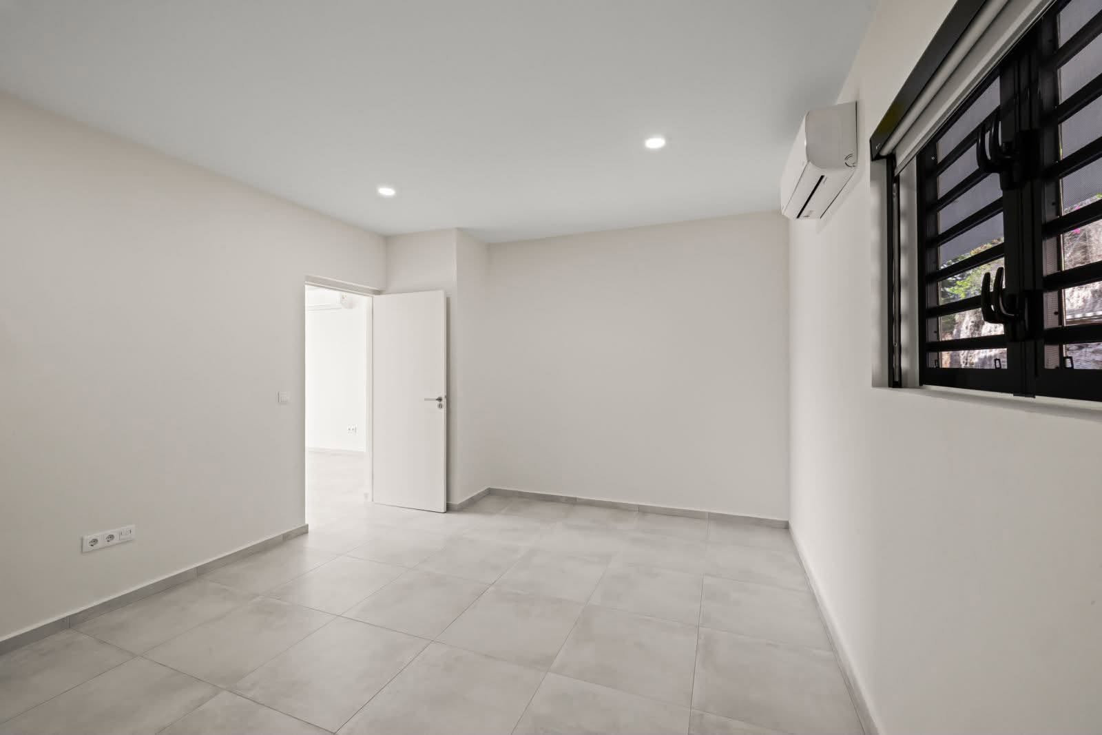 Apartment in Mambo Beach
