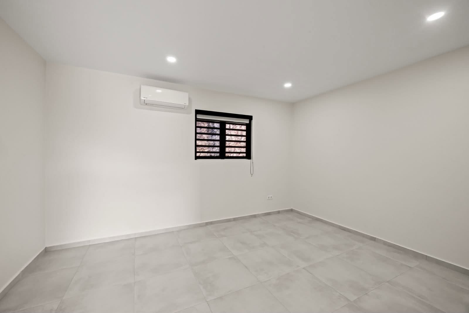Apartment in Mambo Beach