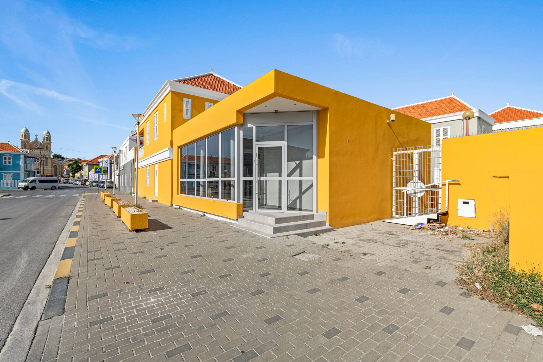 Commercial in Otrobanda