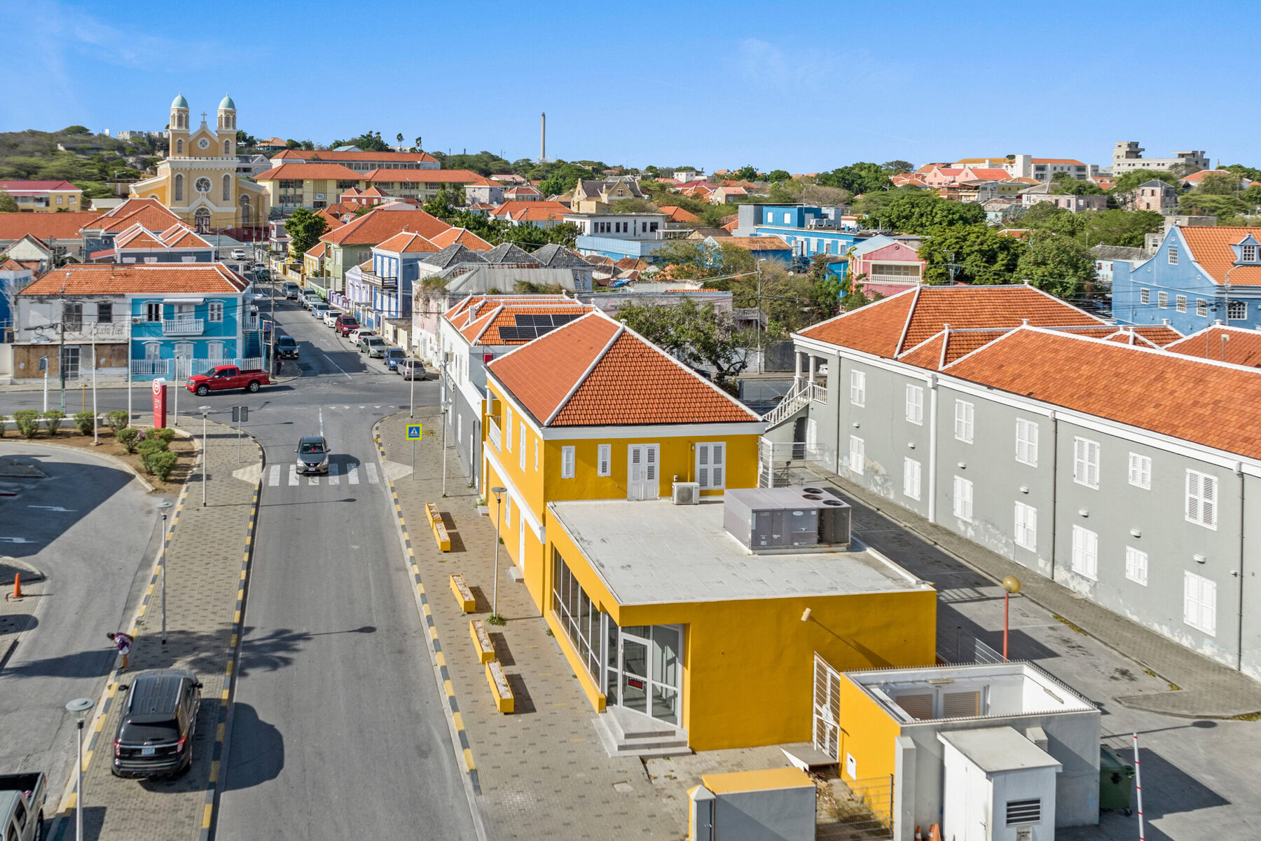 Commercial in Otrobanda