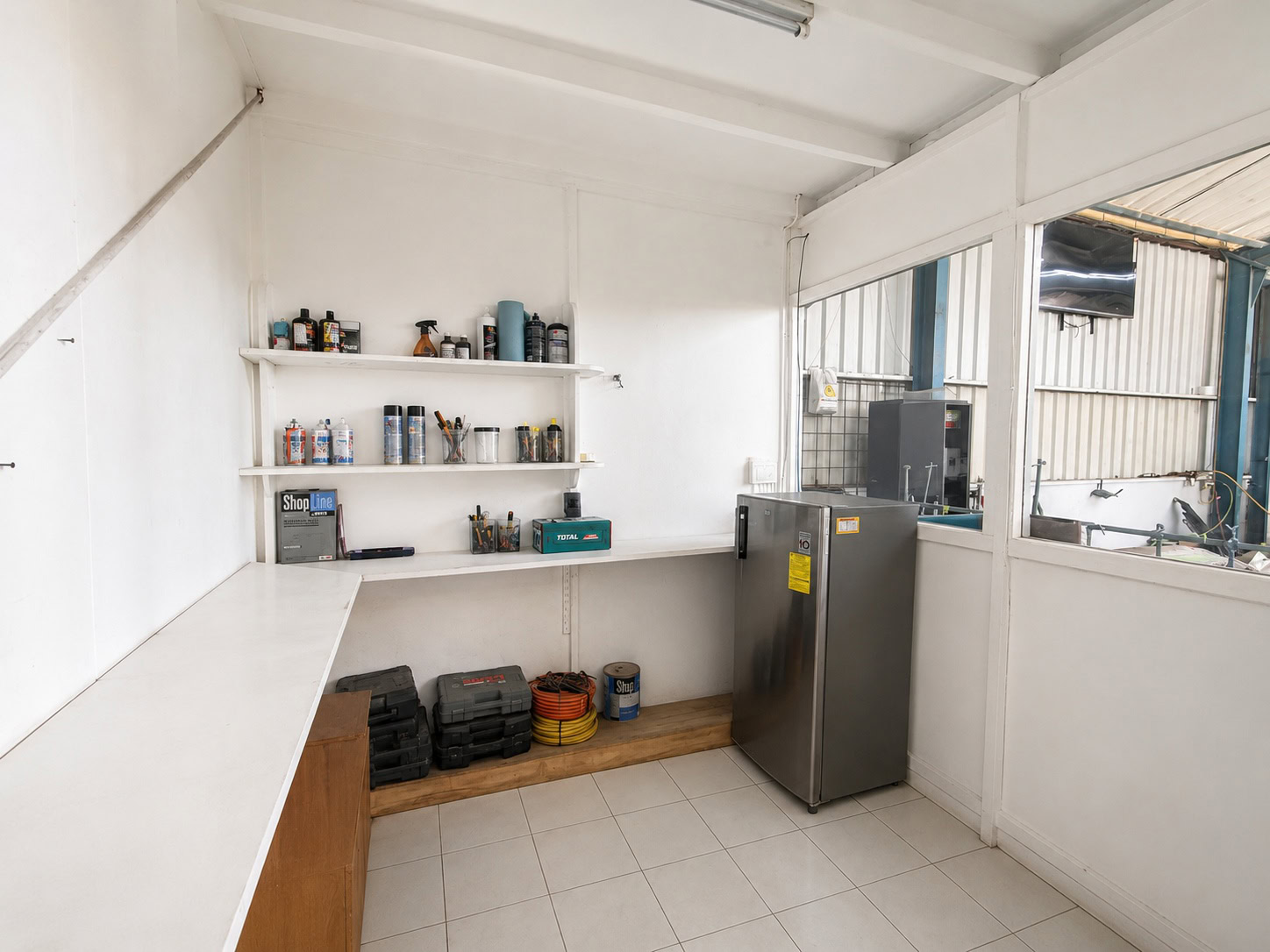 Commercial in Mahuma