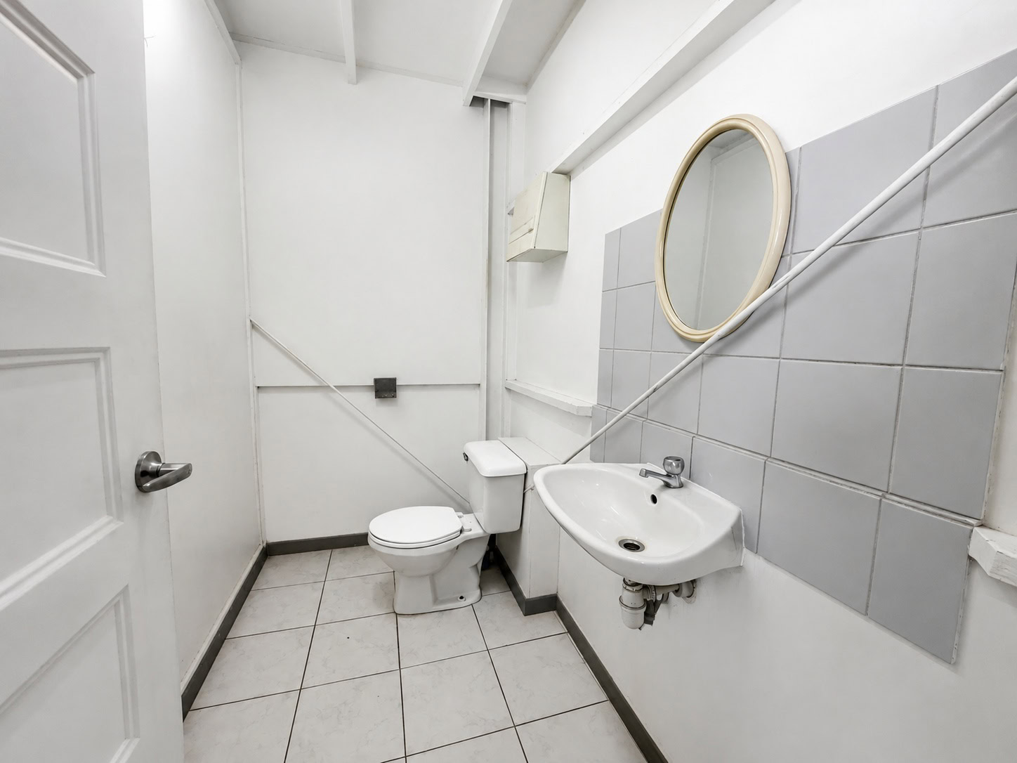 Commercial in Mahuma