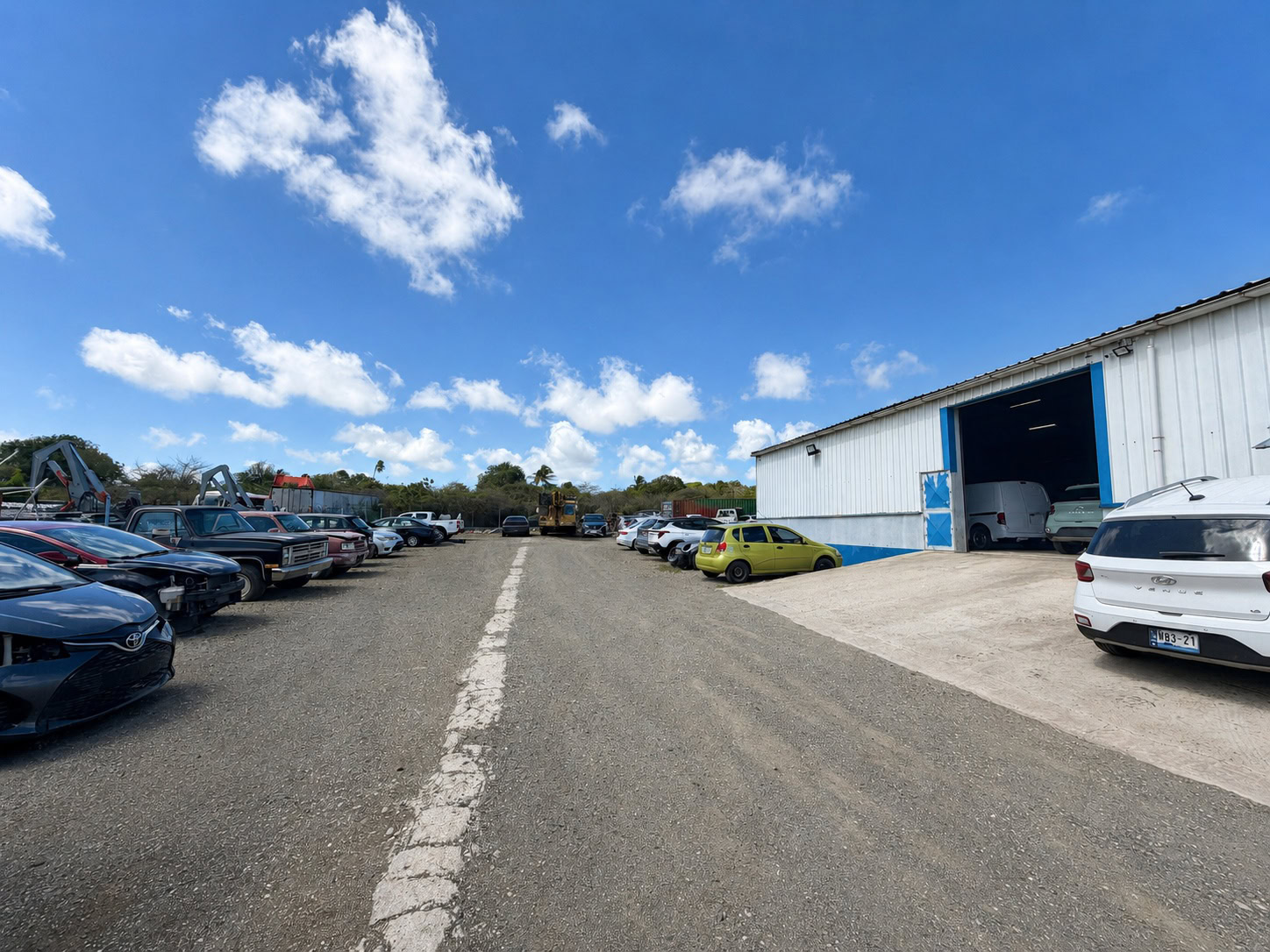 Commercial in Mahuma
