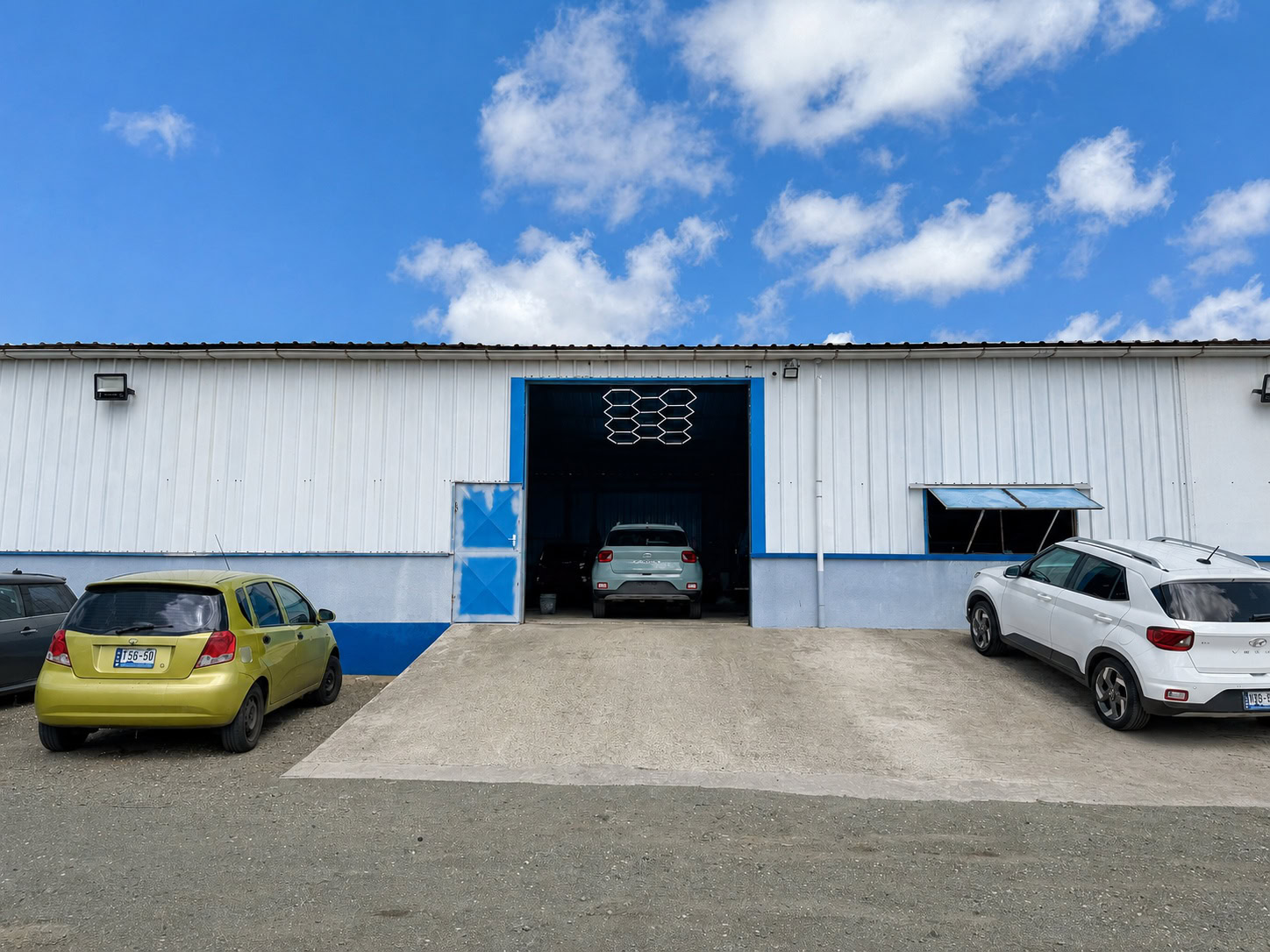 Commercial in Mahuma