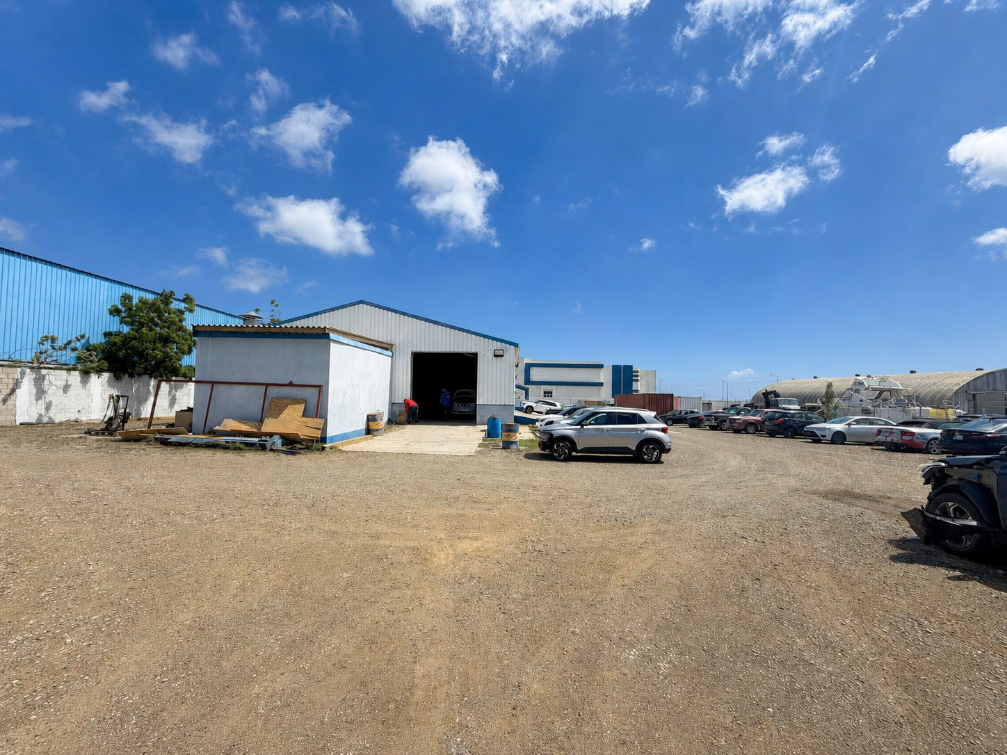 Commercial in Mahuma