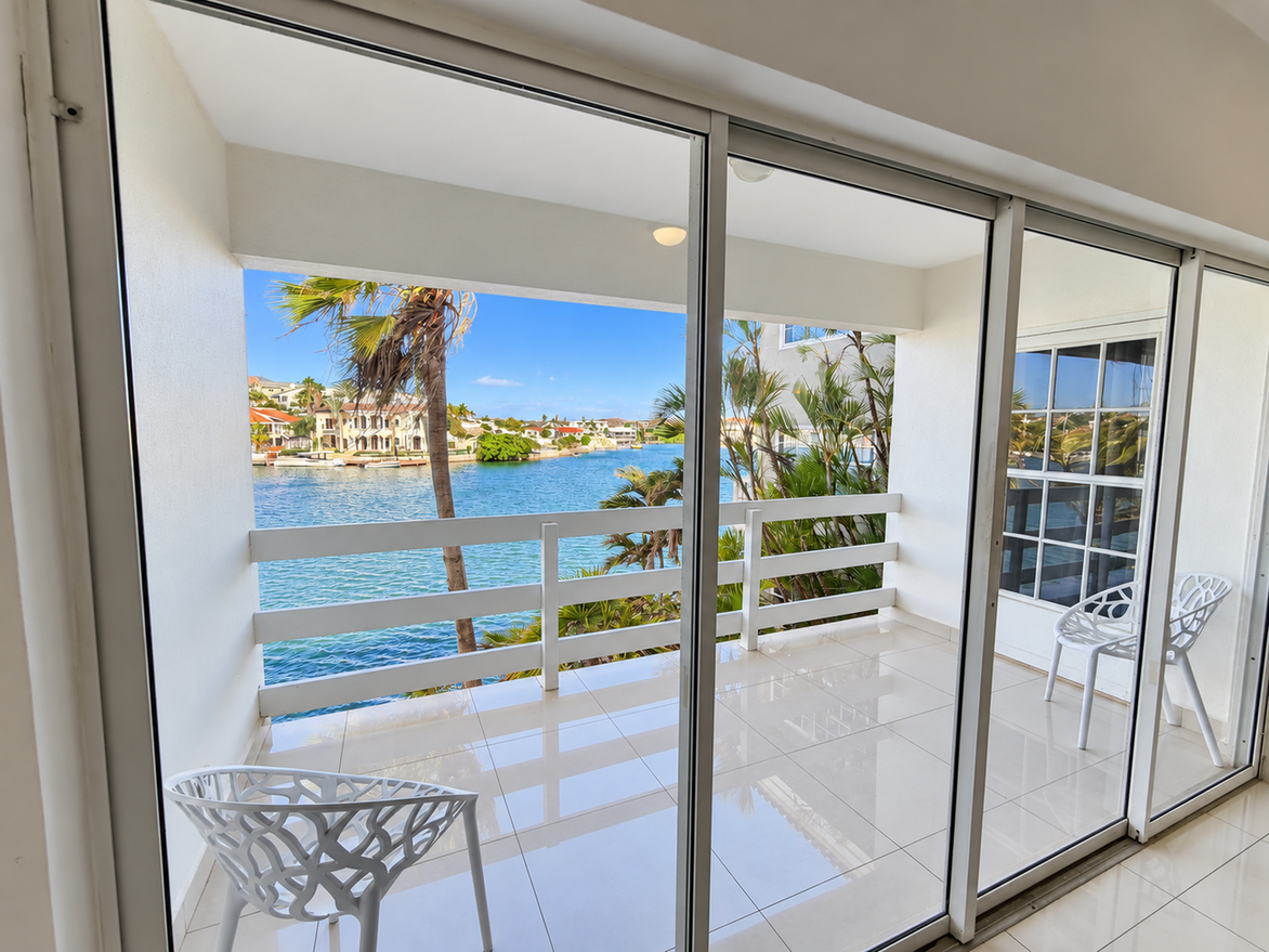 Apartment in Spanish Water