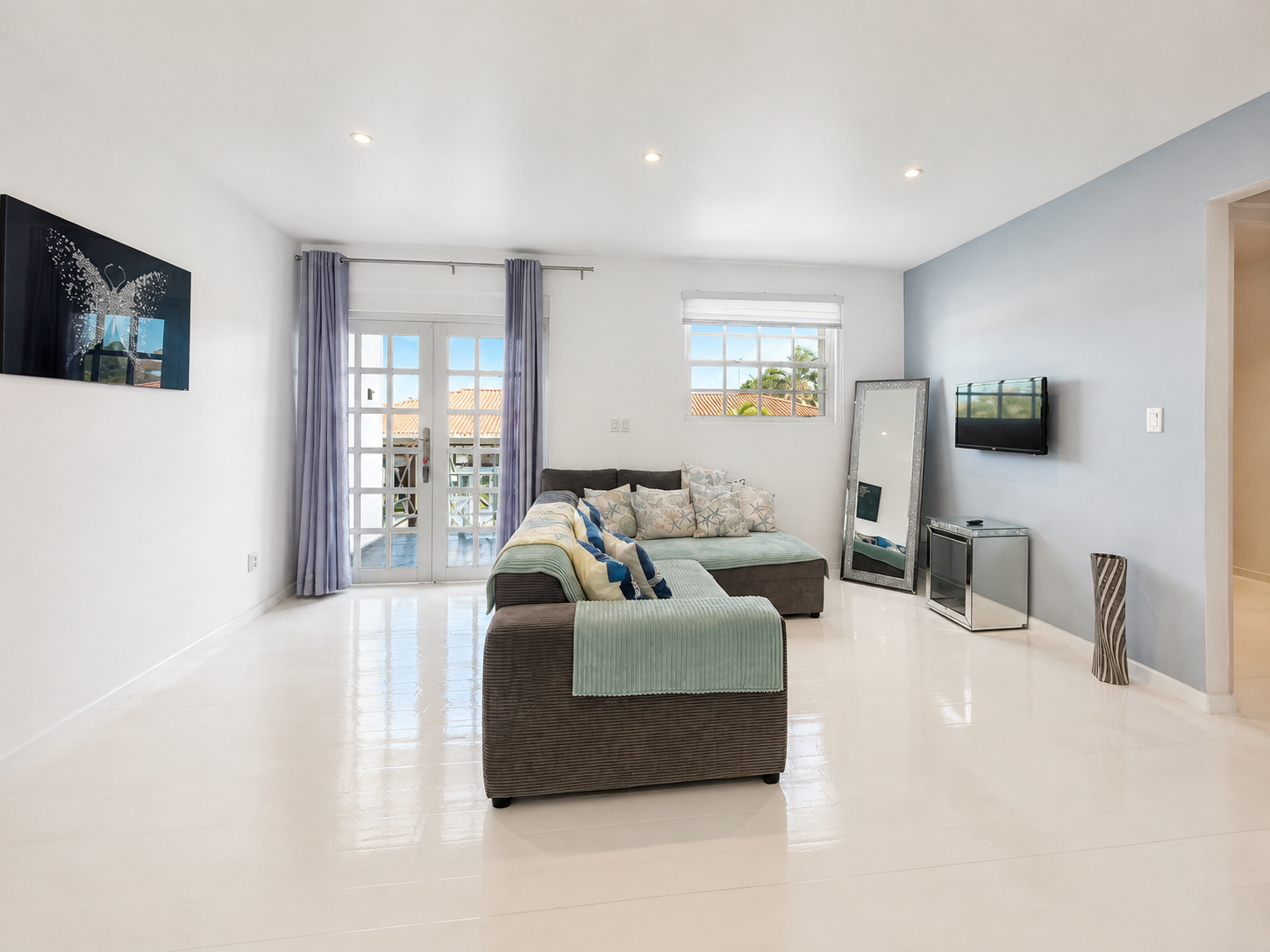 Apartment in Mambo Beach