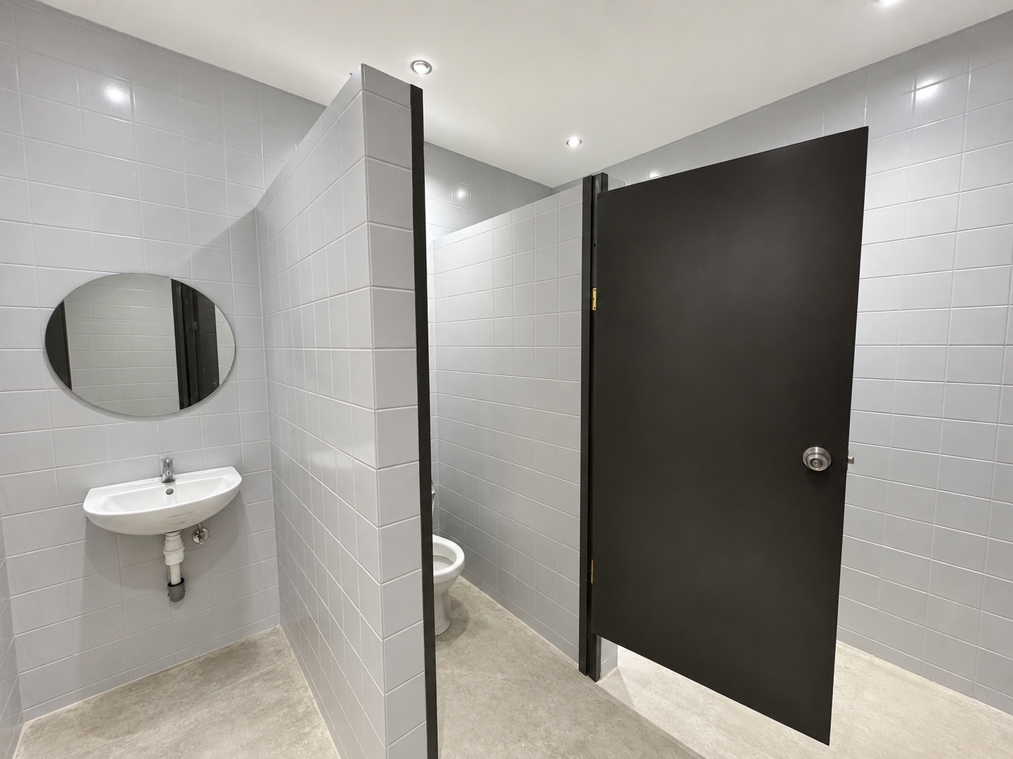 Commercial in Mahuma