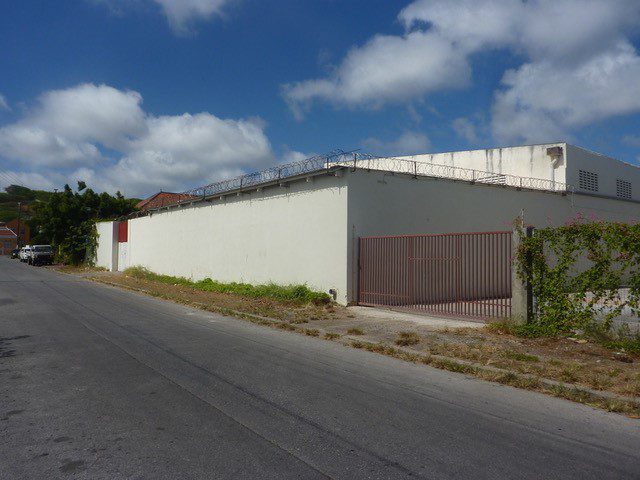 Commercial in Otrobanda