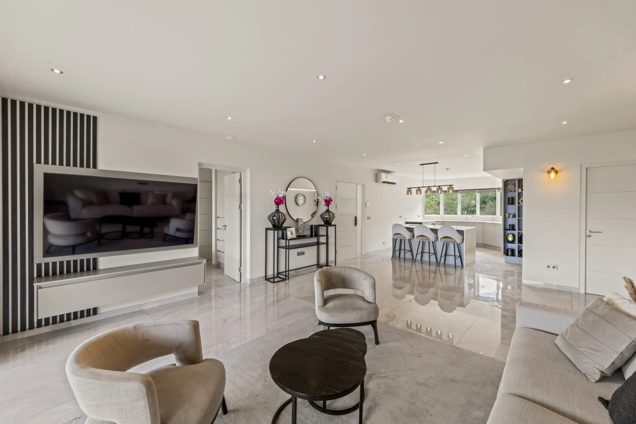 Apartment in Blue Bay