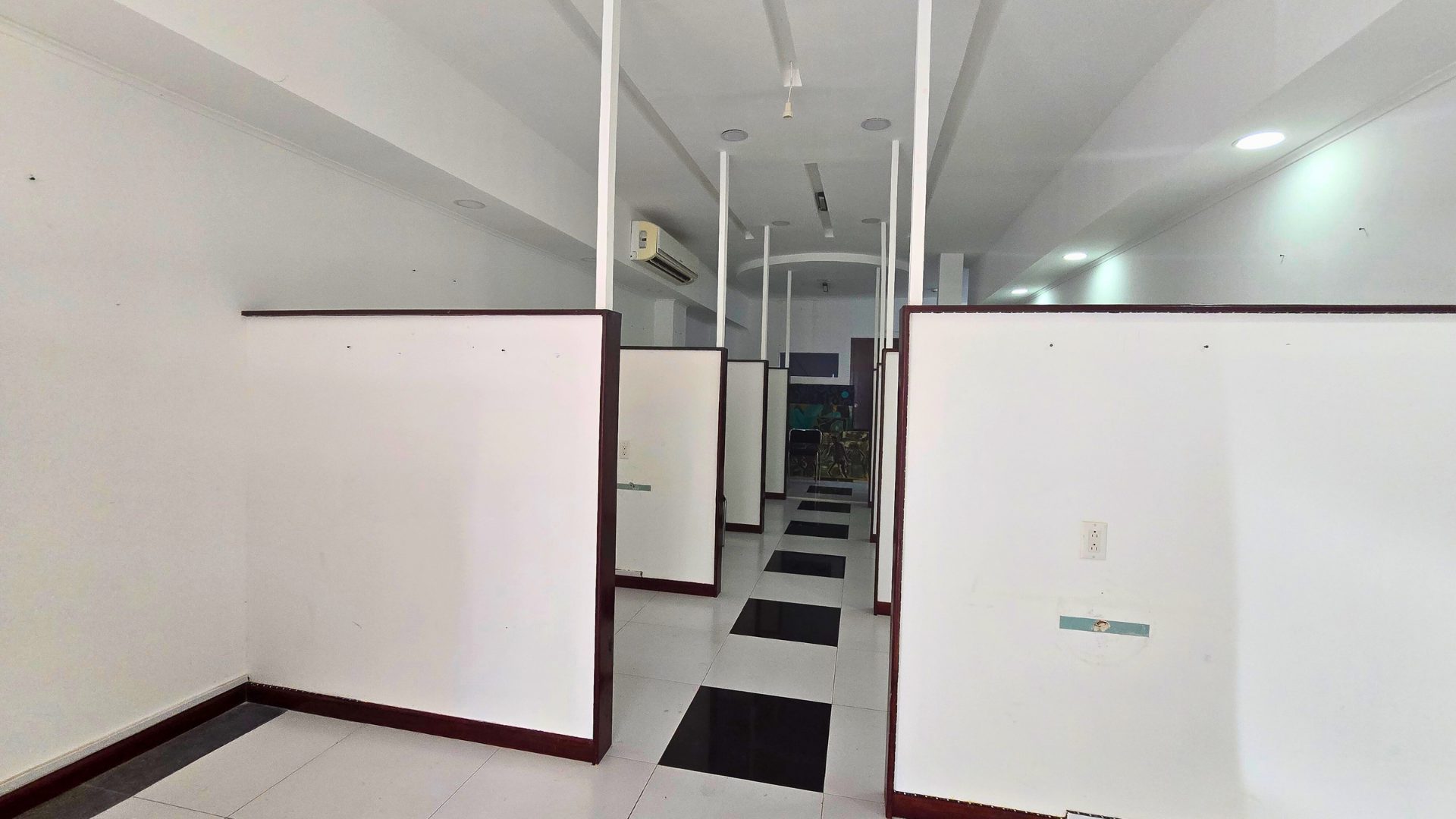 Commercial in Otrobanda
