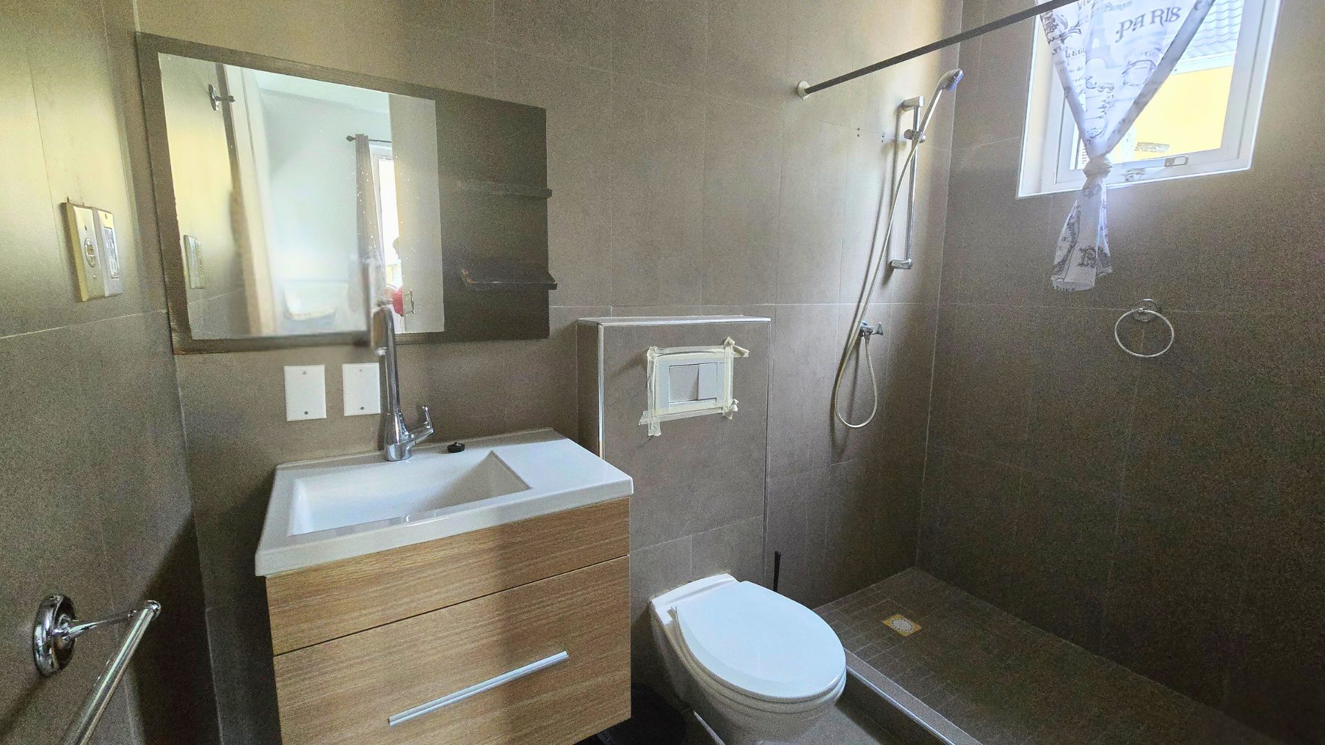 Commercial in Otrobanda