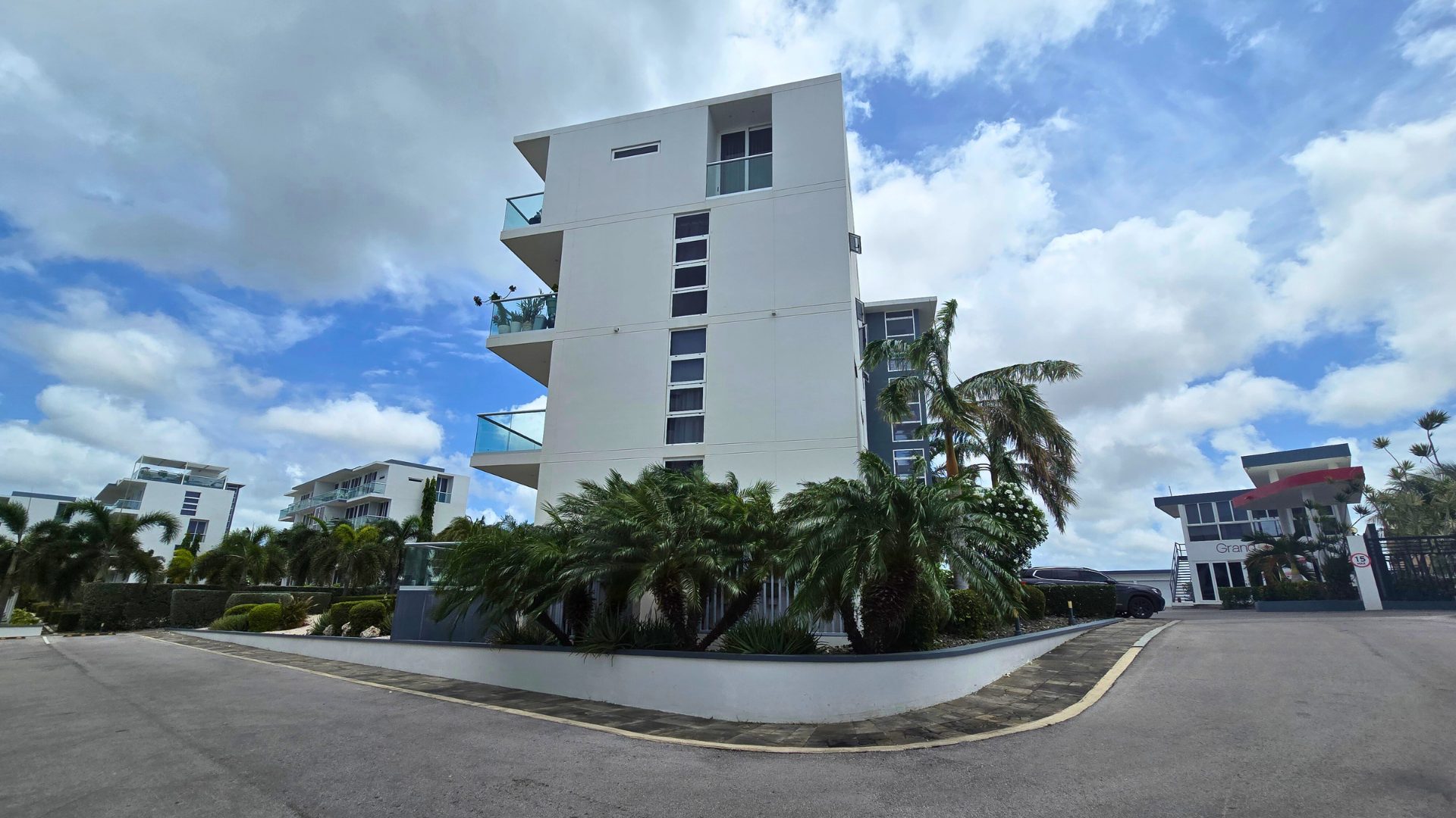 Property in Parasasa
