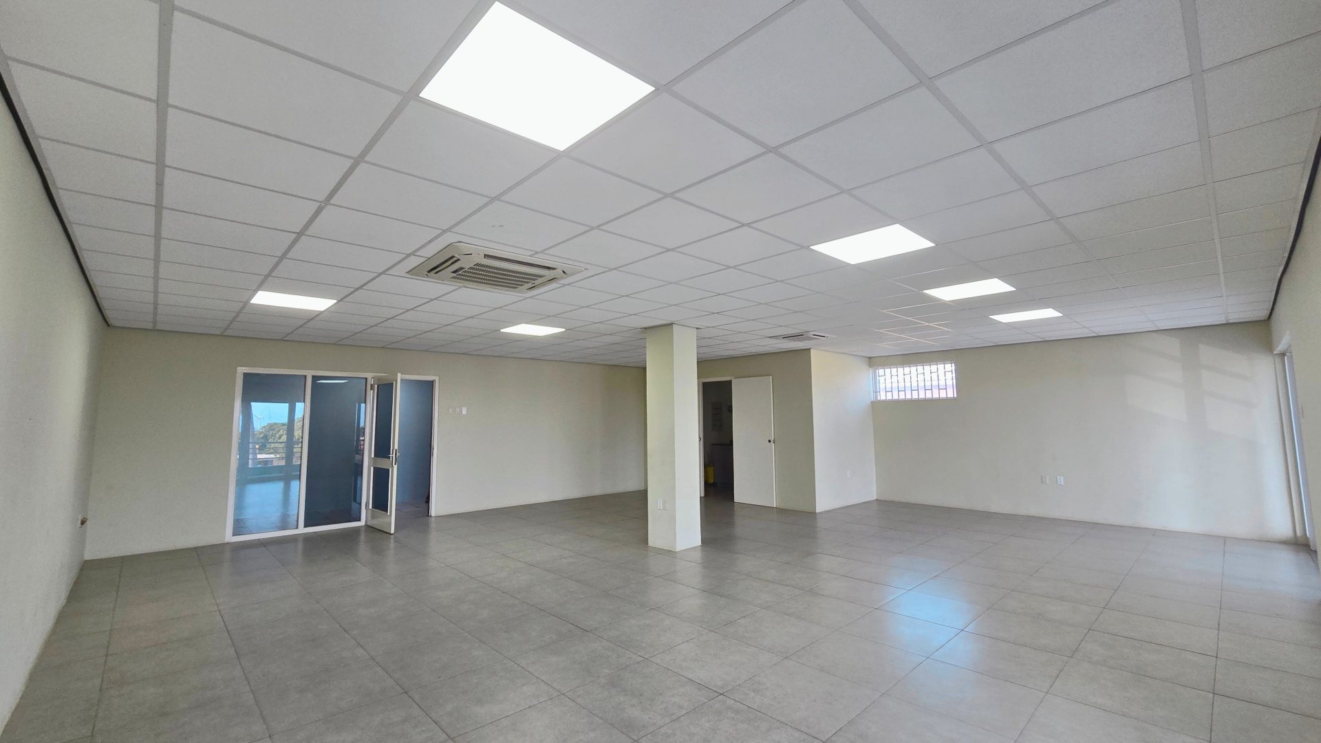 Commercial in Tera Kora